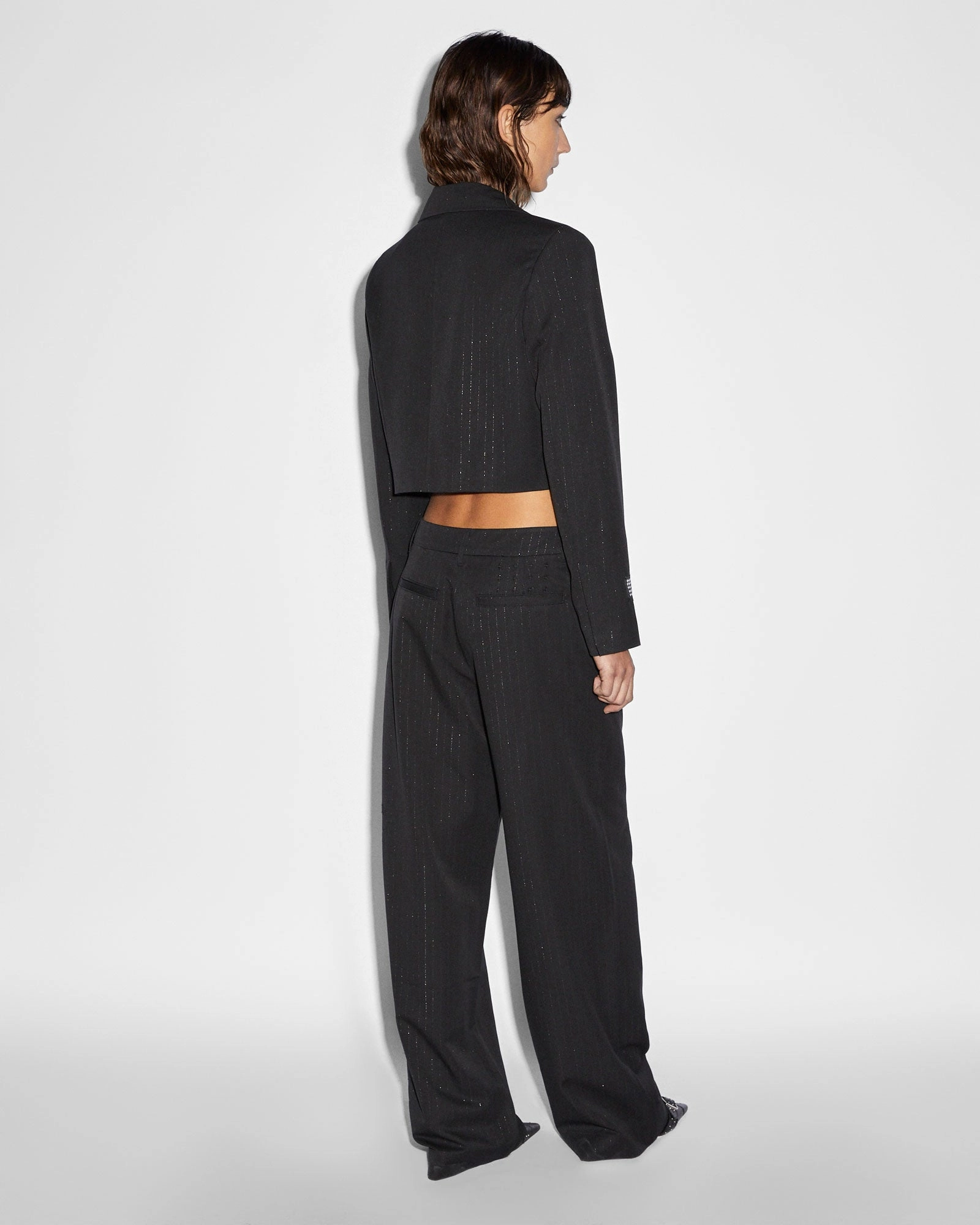 LONDON CROP BLAZER PINSTRIPE suitable for theater performances