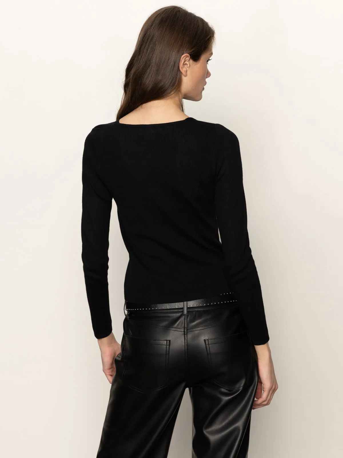Odor Control Finish Long Sleeve Shoulder Twist Top Black