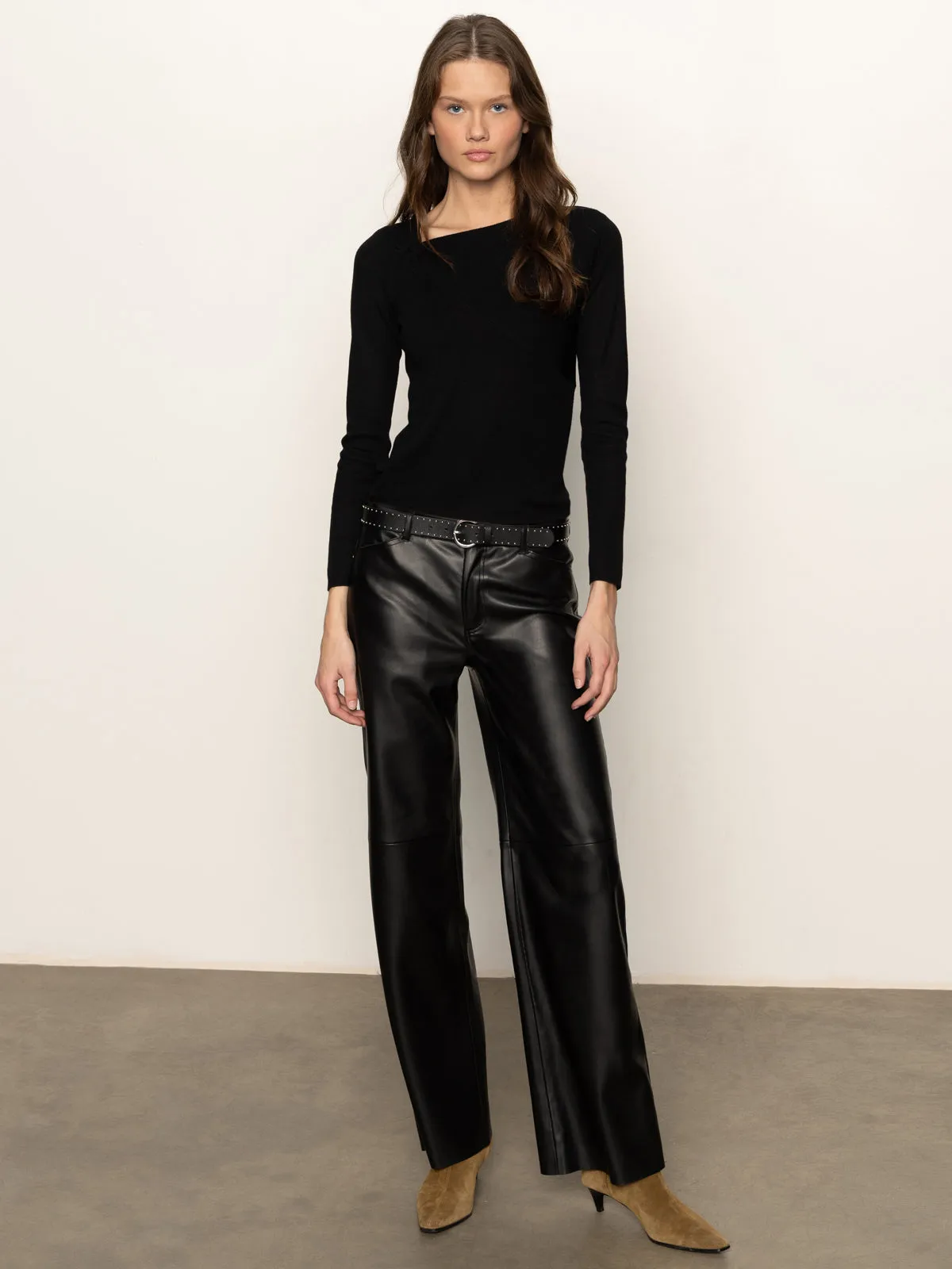 Long Sleeve Shoulder Twist Top Black Comfy Design Wear