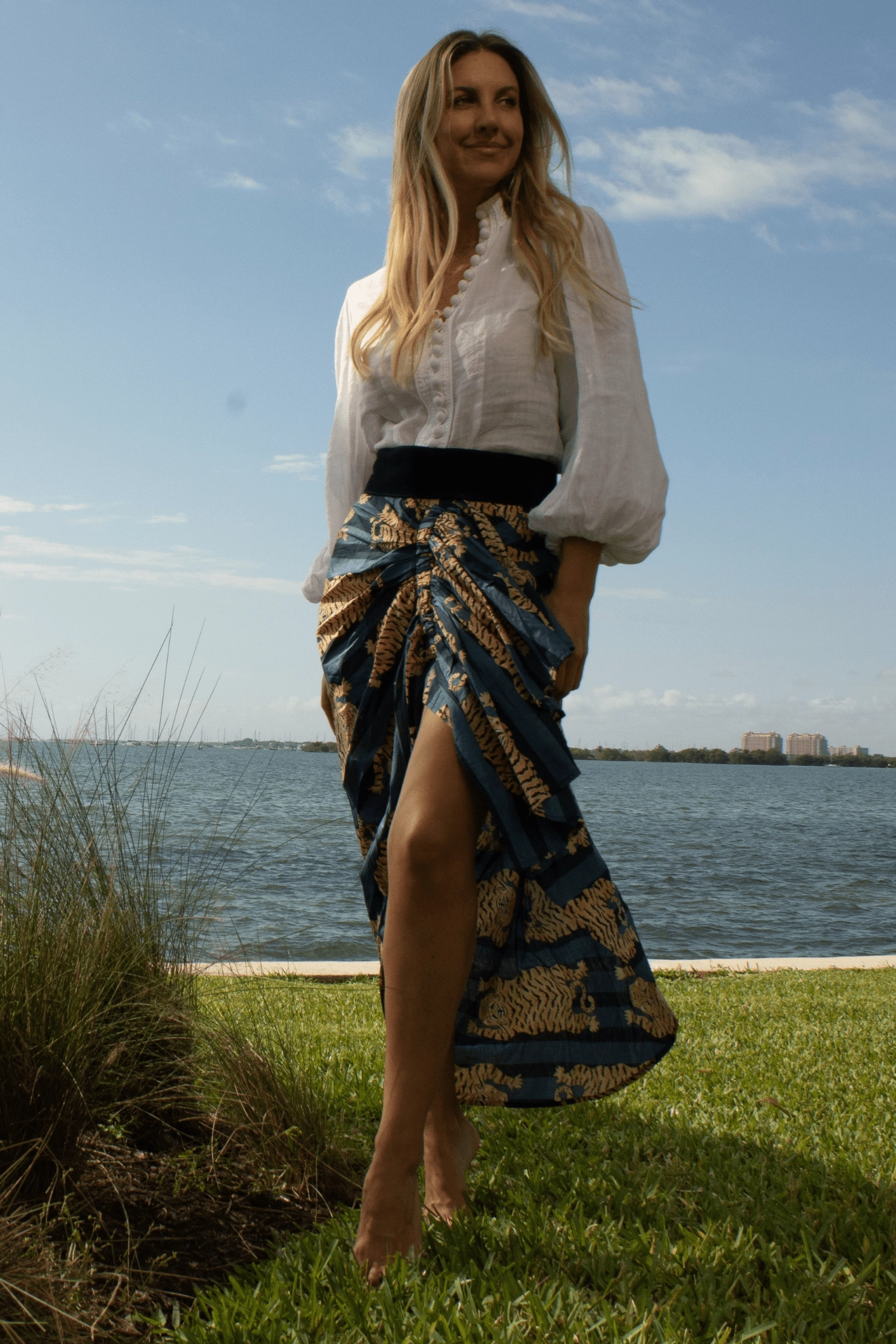 Minimalist fashion Structured Shape Luciana Pareo Skirt Blue