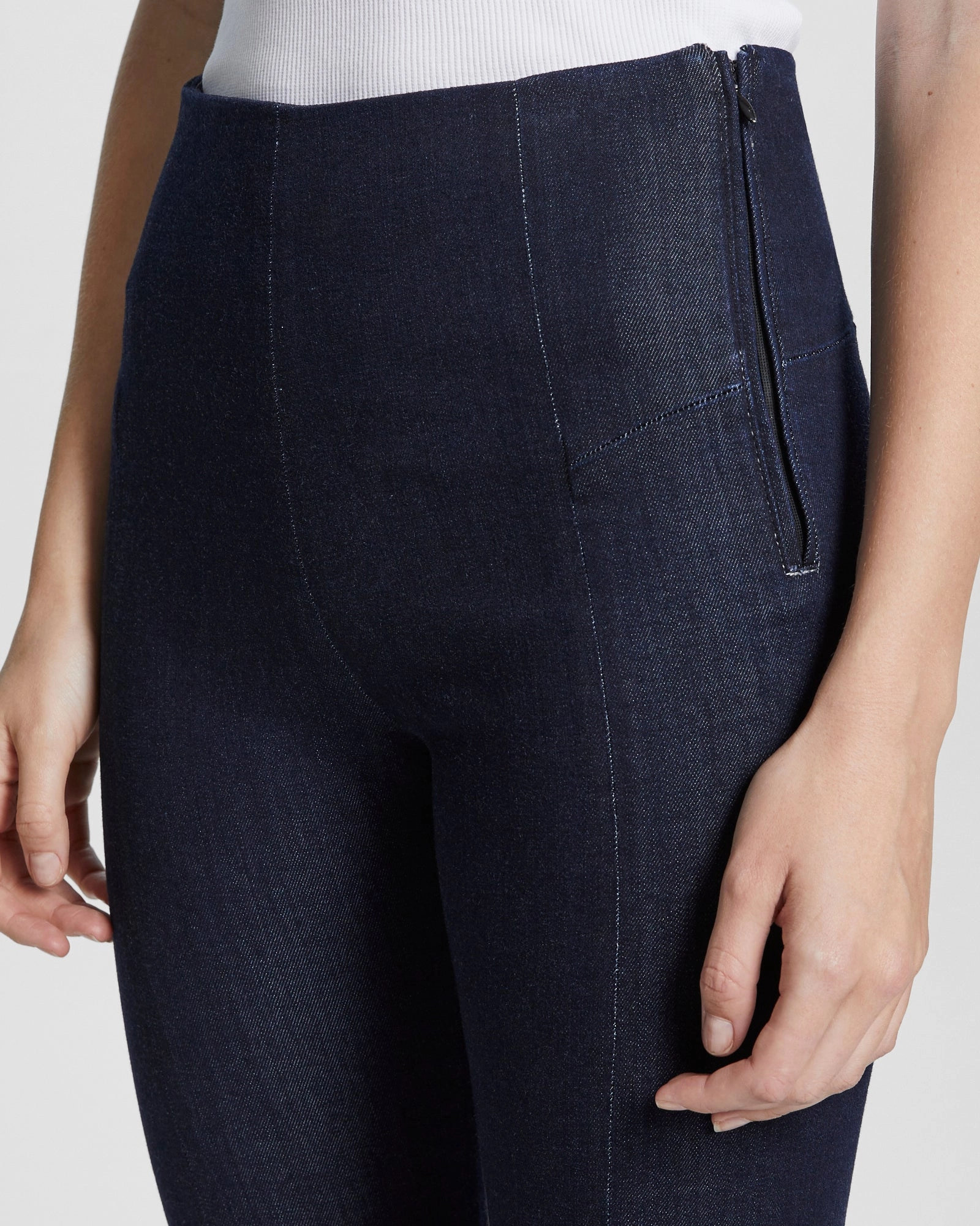 Compact Storage Comfortable Look Wear LUNA LEGGING MOONLIGHT