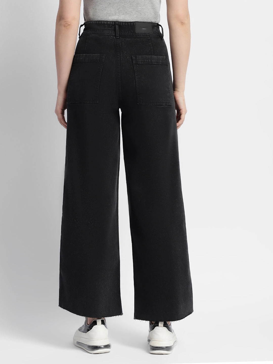 Madame Black Wid Leg High Rise Jeans Day Ready Modern Outfit
