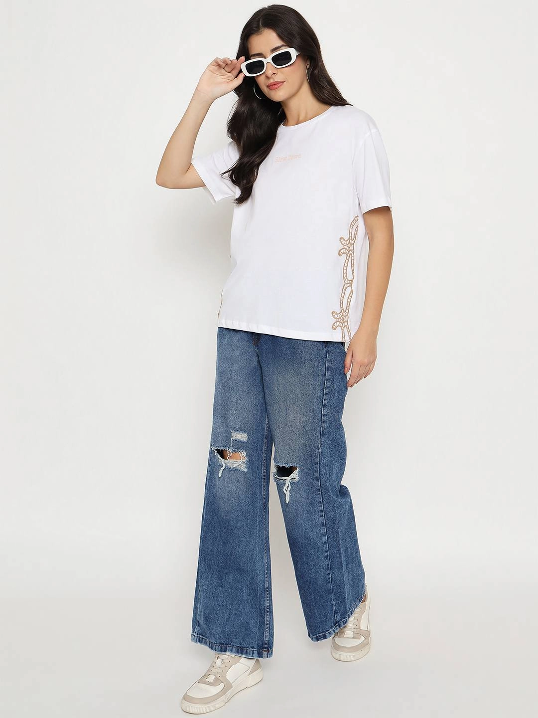 Elegant and Relaxed Basic Wear Madame Embroidered Half Sleeve White Cotton T-shirt