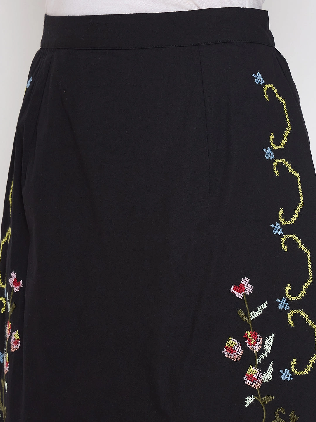 Timeless Wear Mall Brand Look Madame Floral Embroidered Black Cotton Mini Skirt