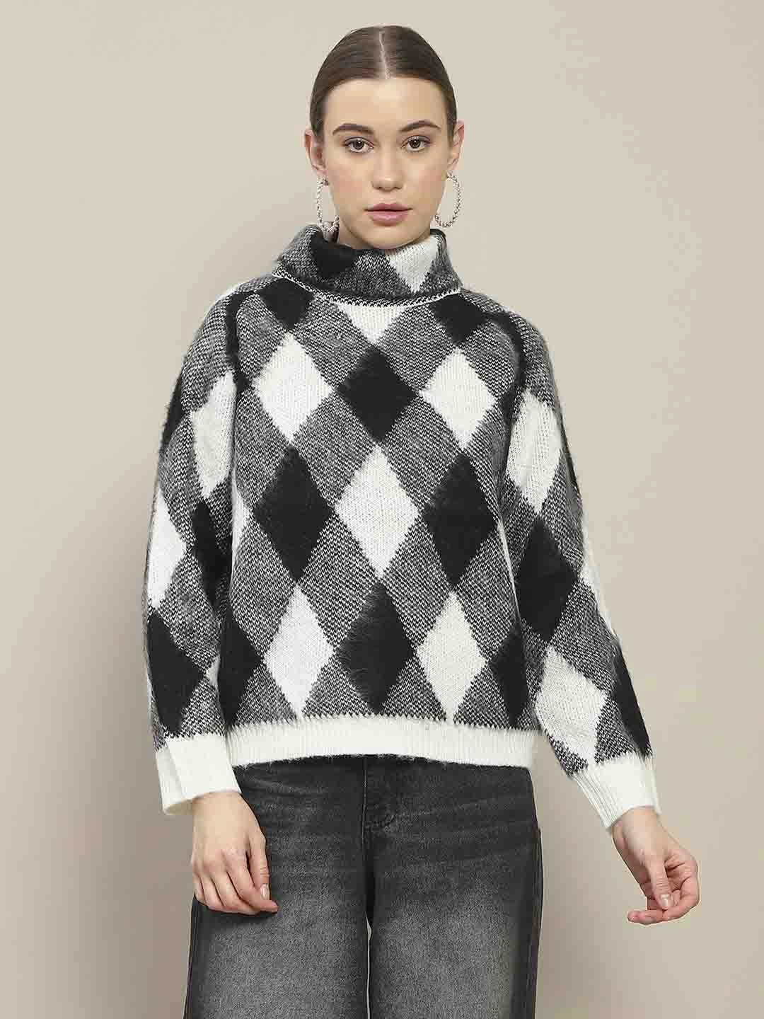 Madame Geometric Print Turtleneck Black Sweater Light Reflective Yarn