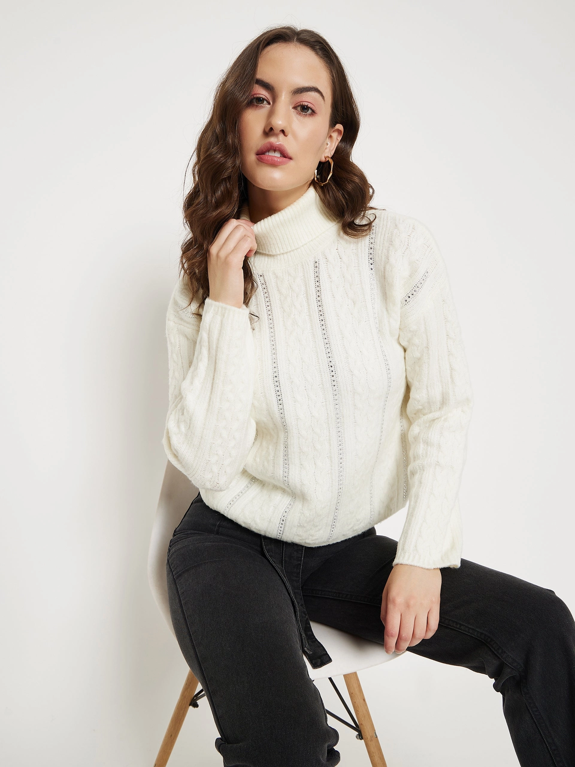 Relaxed Silhouette Light Warmth Madame Off white Sweater
