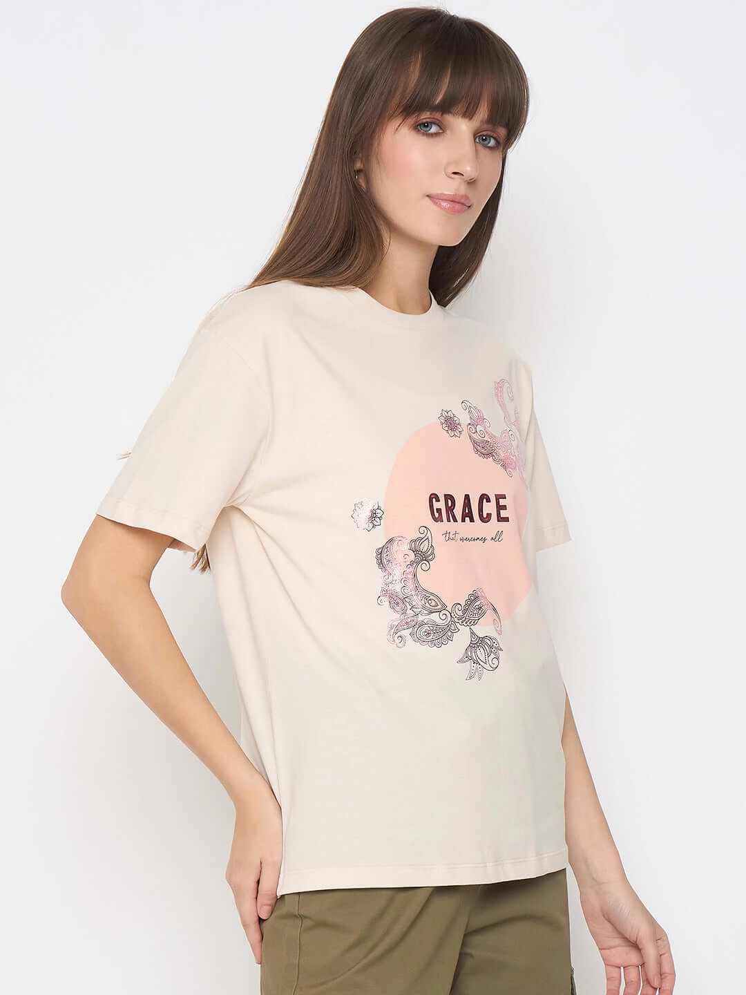 Casual and Soft NoSideSeam Madame Sinker Graphic Print Foil Detailed Beige Tshirt