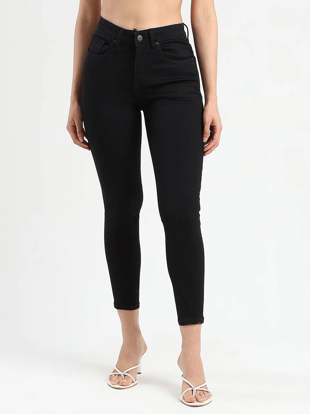 Travel Outfit Evening Stroll Minimalist Madame Skinny Fit Black Cotton Blend Jeans