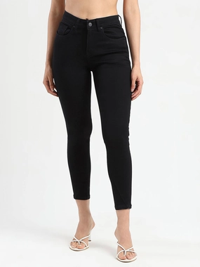 Travel Outfit Evening Stroll Minimalist Madame Skinny Fit Black Cotton Blend Jeans