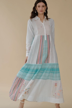 vacation look Chelsea Dress White