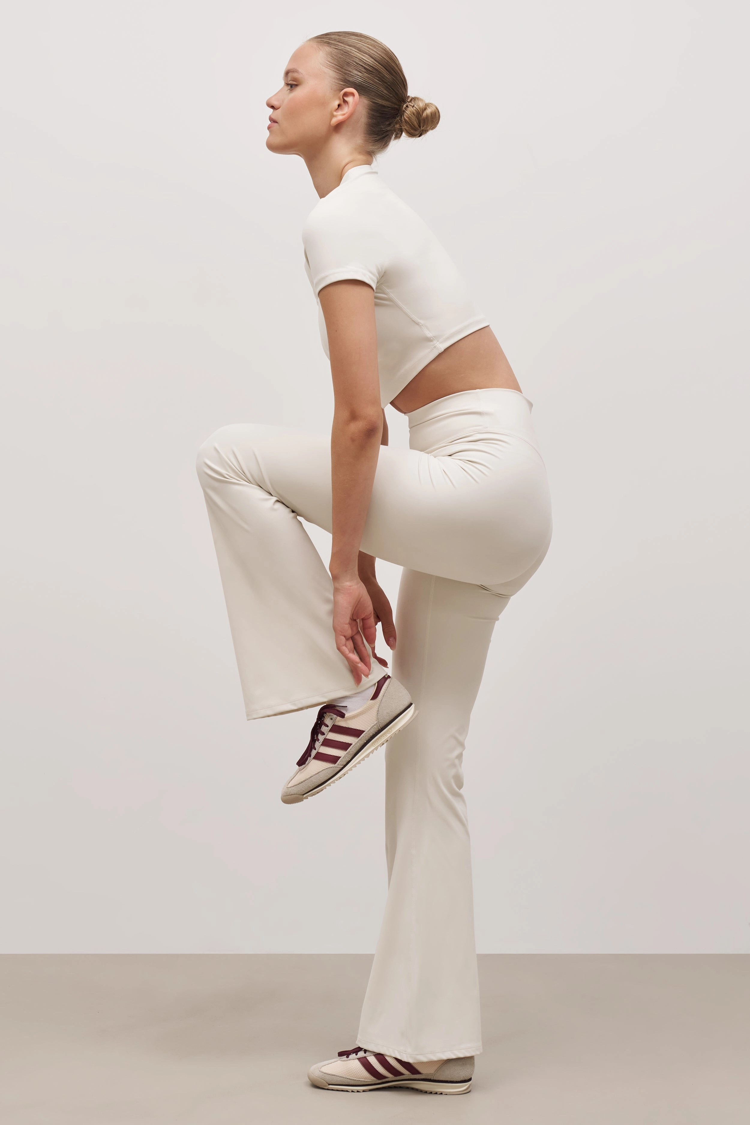 Base Sculpting Flared Leggings - Tofu Antibacterial Fabric Elastic Edge Binding