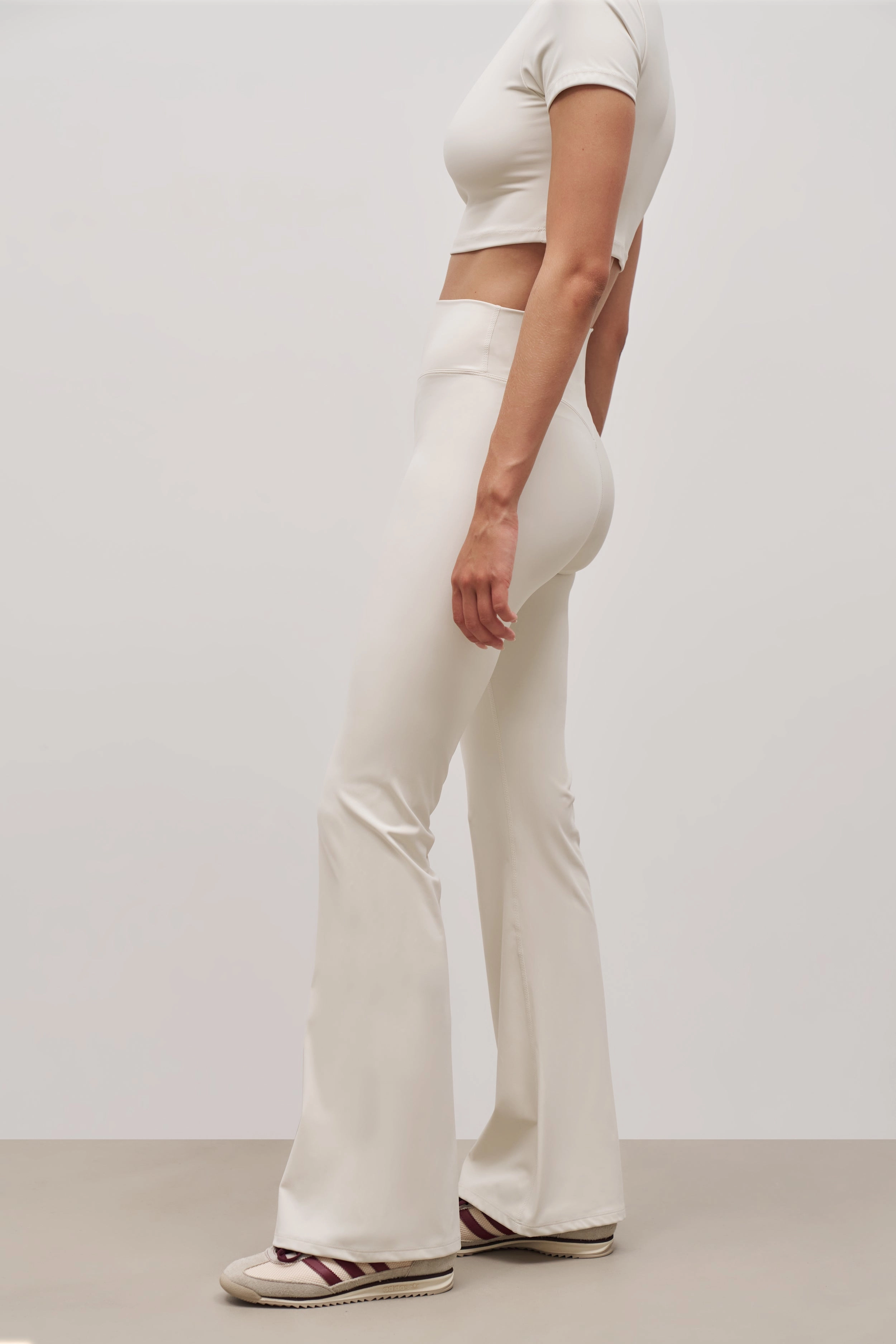 Buttery Soft Handfeel Stylish Tank Base Sculpting Flared Leggings - Tofu