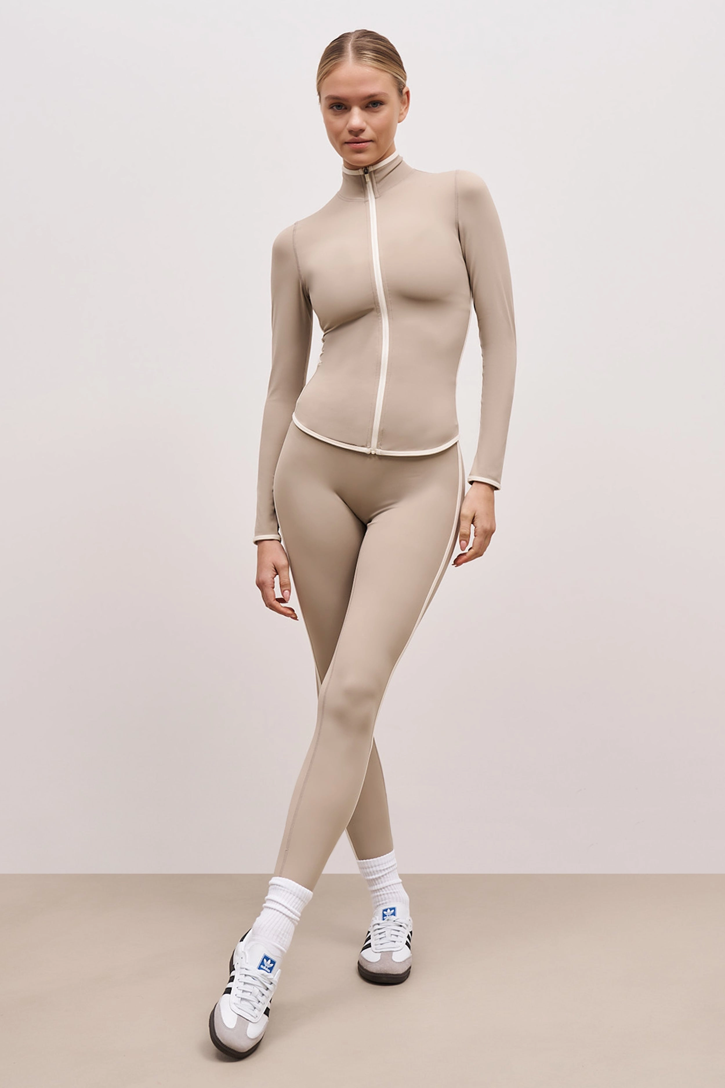 Ventilated Mesh Panels Durable Overlock Stitch Base Contrast Trim Zip Up Jacket - Taupe/Tofu
