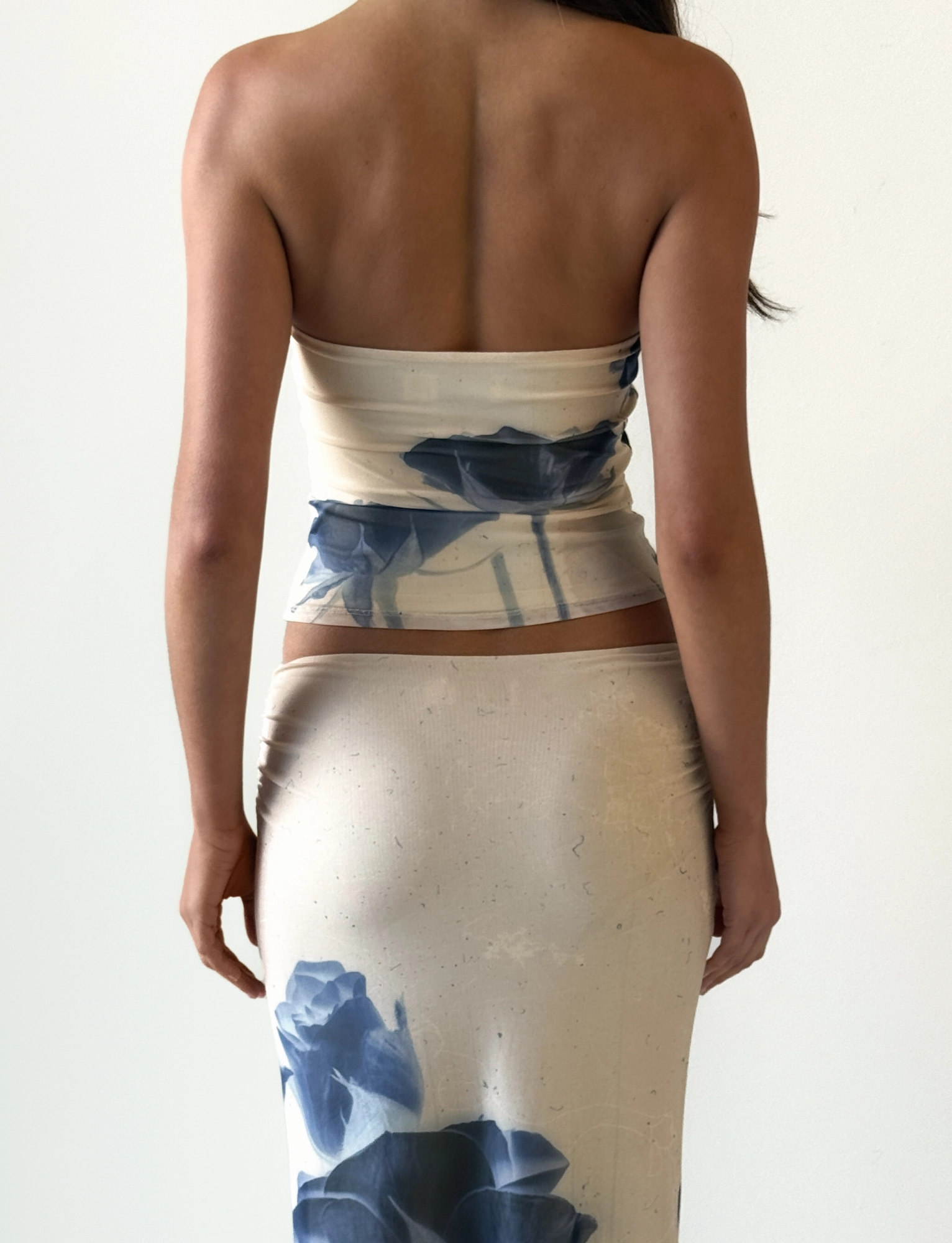 Hidden Ventilation Zones HighCollar Design JANIS TOP - INDIGO FLORAL