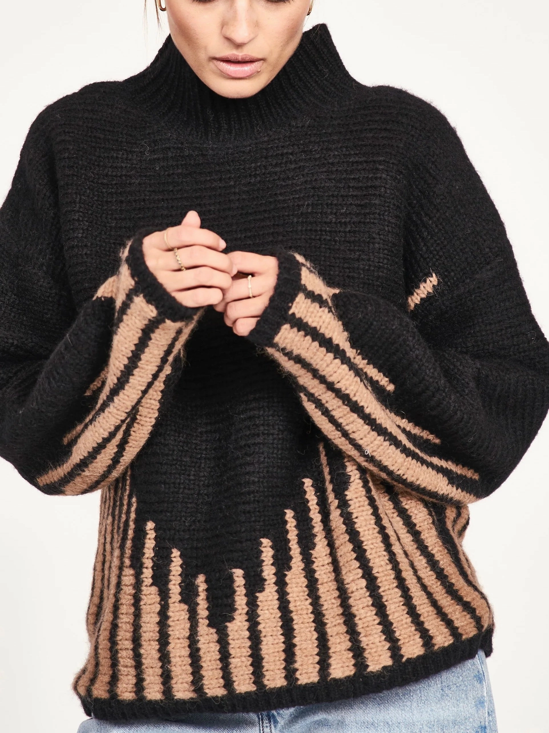 Mirth Highland Sweater Black Stretchable Waistband Midweight Feel