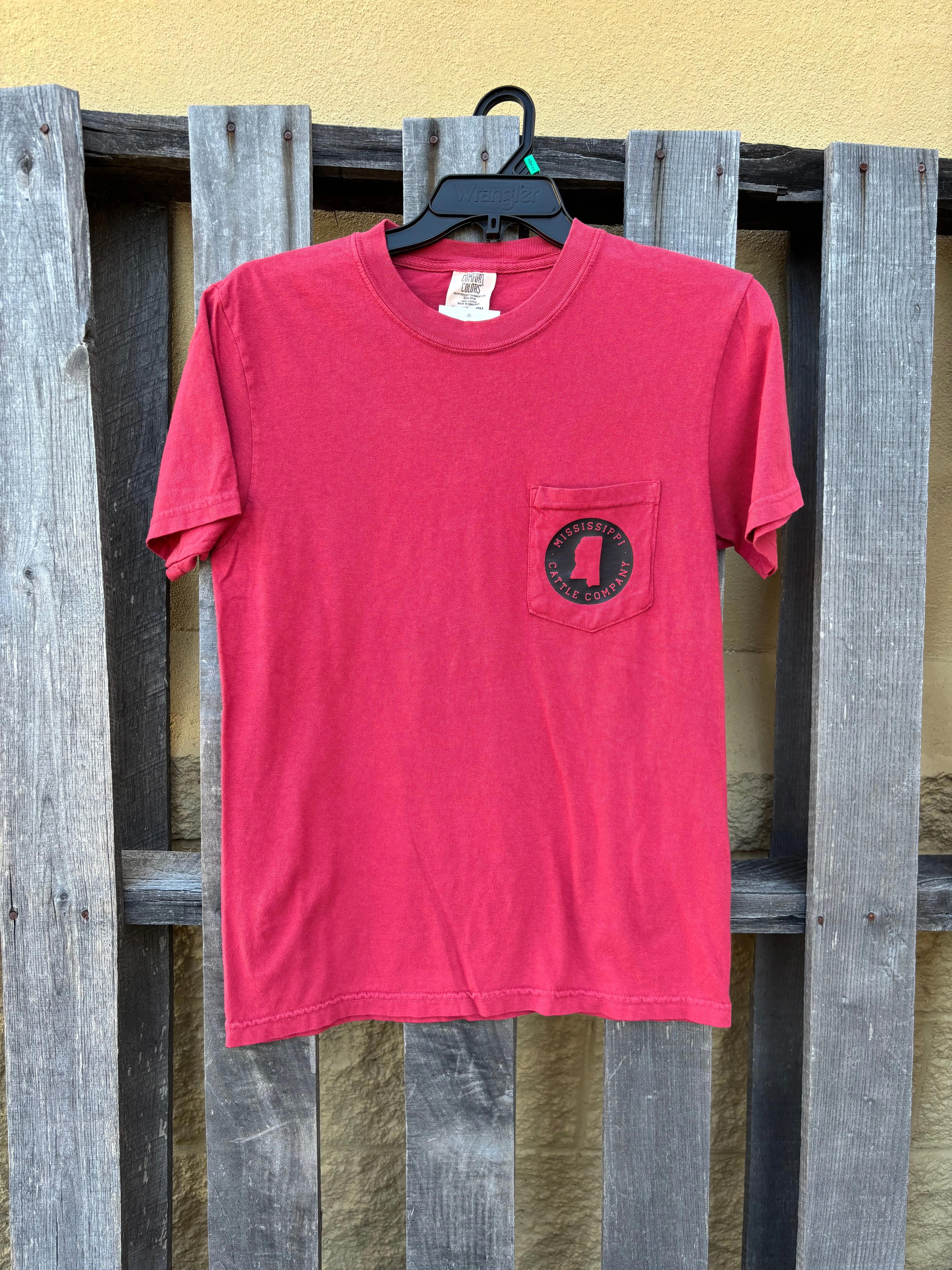Mississippi Cattle Company MSCATTLESS-BRKPKT Brick Short Sleeve Comfort Color with Pocket T-Shirt