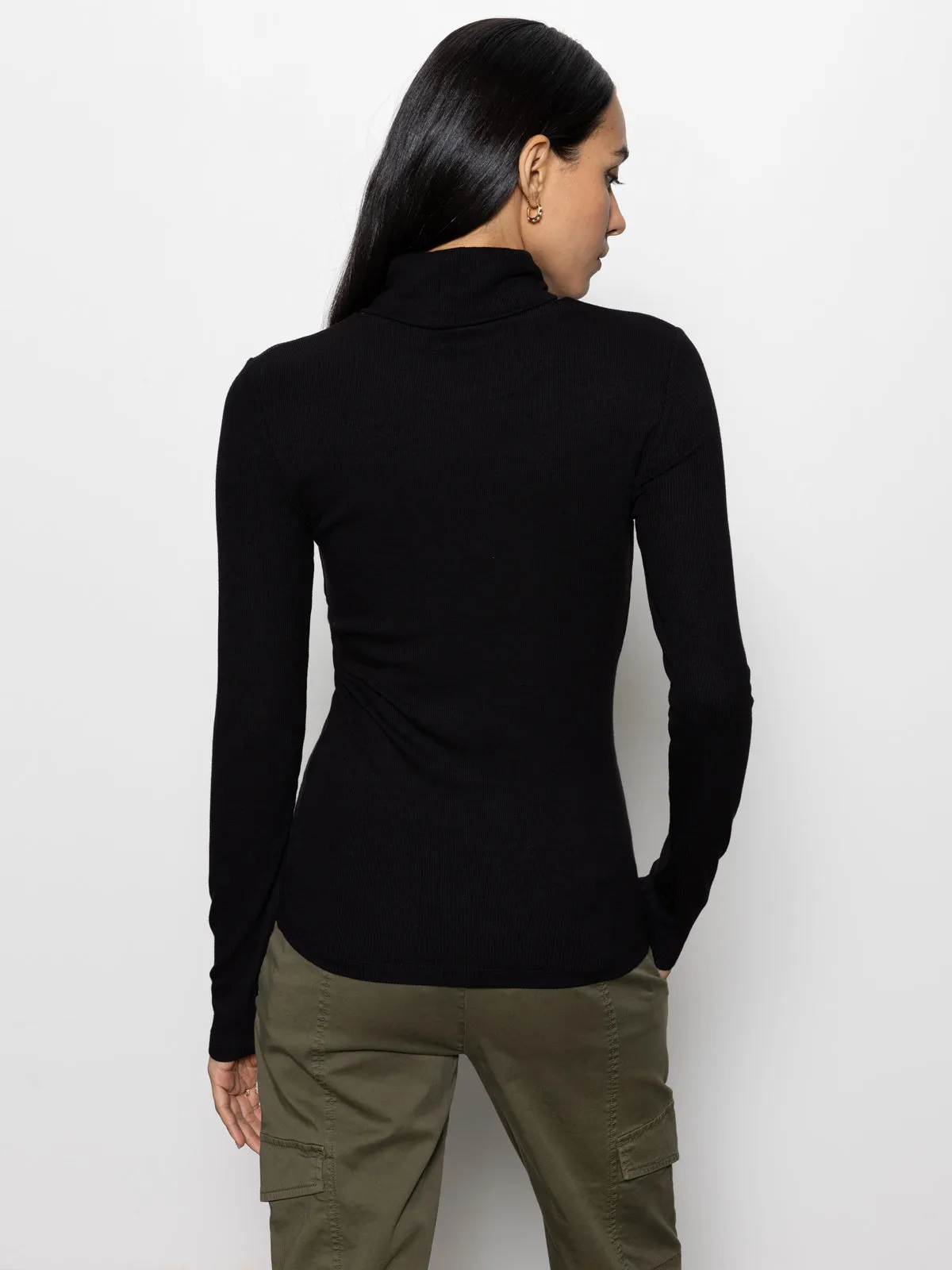 Comfy Vibe Stretch Material Essential Turtleneck Top Black