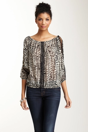 NonChafe Lining HighDensity Weave Lace Trim Dolman Sleeve Top - Black / White Pebble
