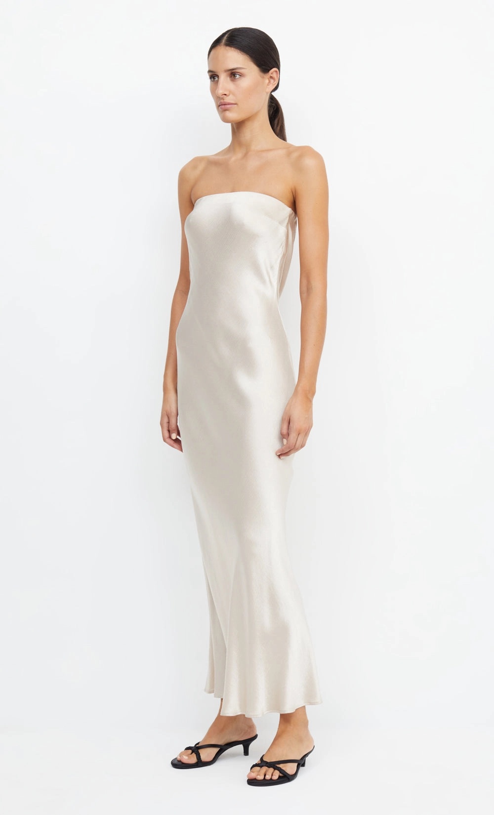 MOON DANCE STRAPLESS DRESS - SAND Simple Bow Color Glow