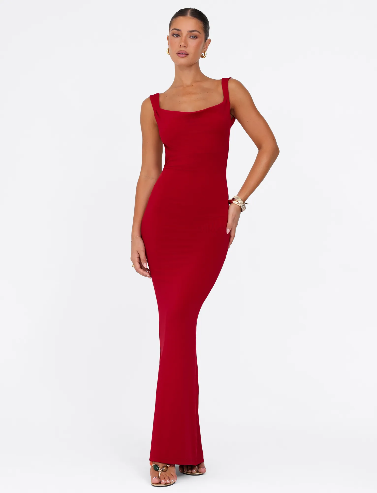 MORANA MAXI DRESS - RED Timeless elegance bold appearance