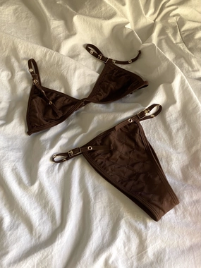 NAOMI TOP | CHOCOLATE NonPill Surface Treatment