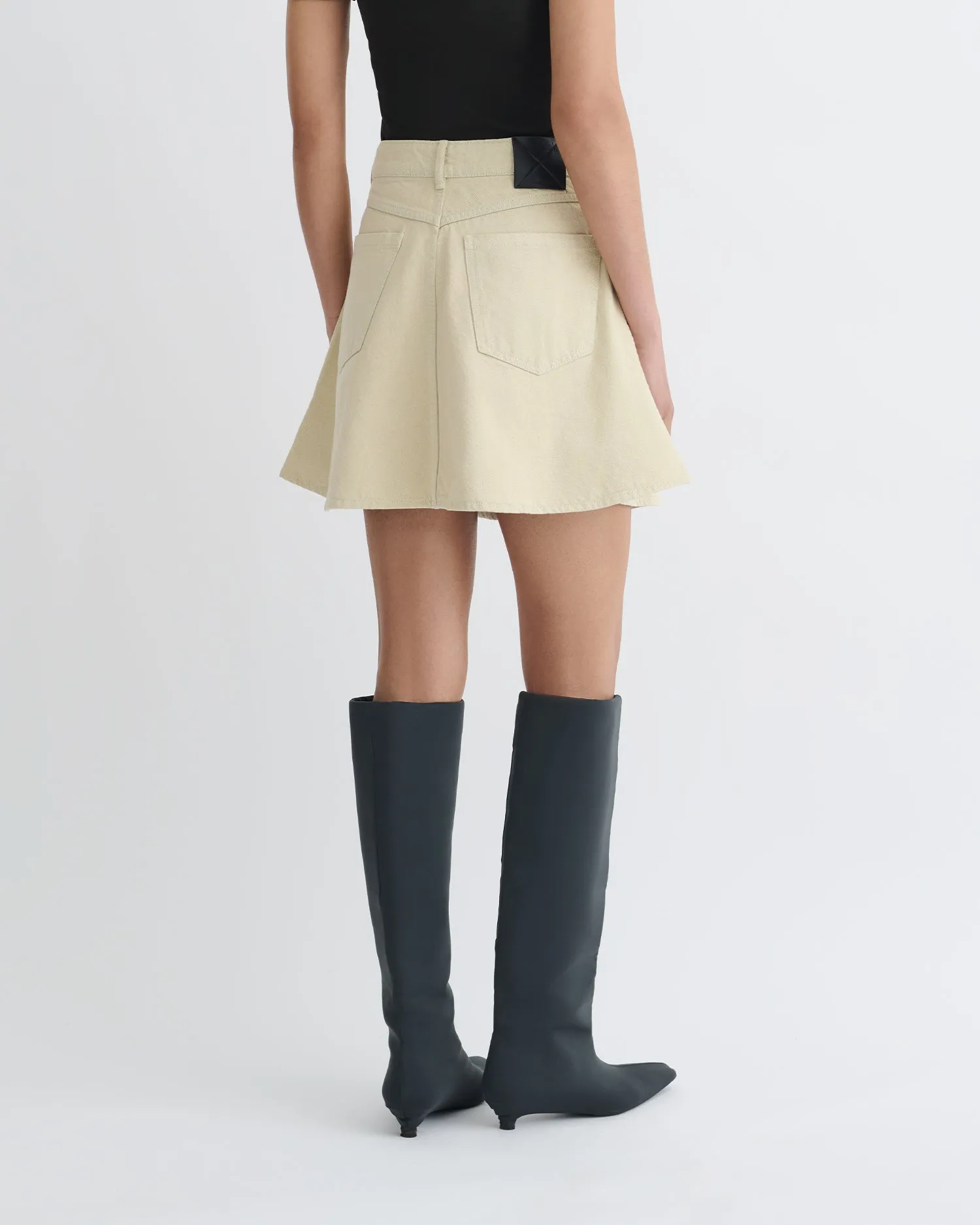 Neah - Denim Mini Skirt - Beige Slim Sunny Vibes Festival Outfit Modern Minimalist Rainy Day