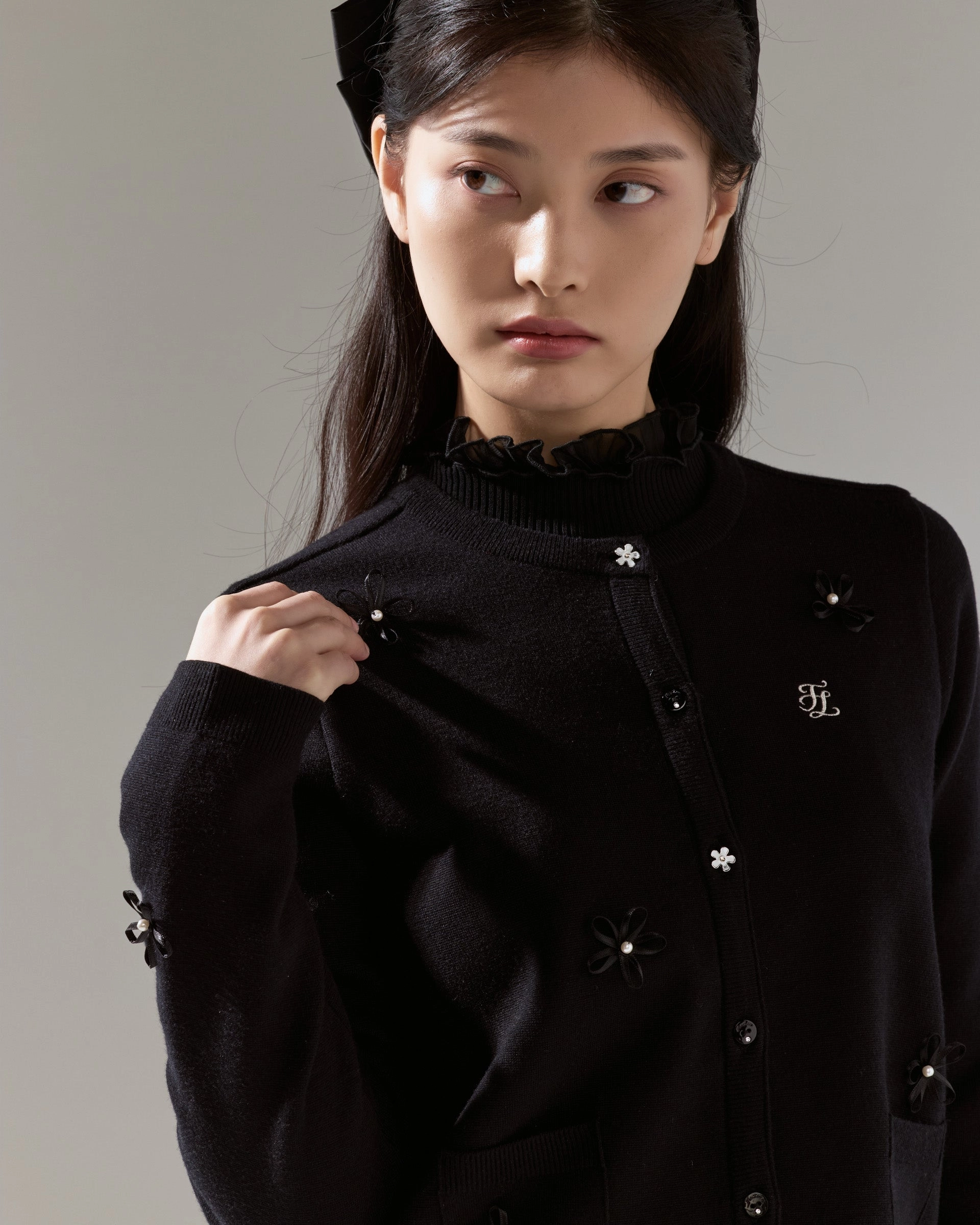 Versatile Layering Cut ErgonomicSleeves Leather flower trimmed cardigan - Black