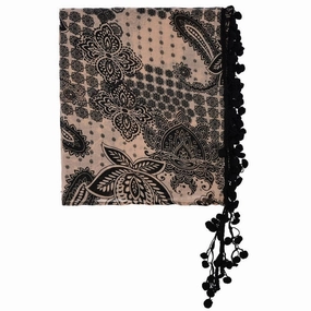 Stylish Fit TouchscreenCompatiblePockets Non Binding Cuff Serbia Pom Flower Shawl