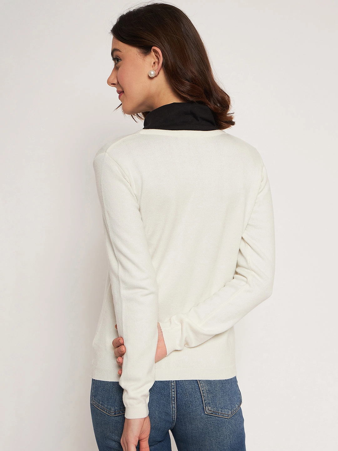 Sporty Top Madame Offwhite Round Neck Cardigan