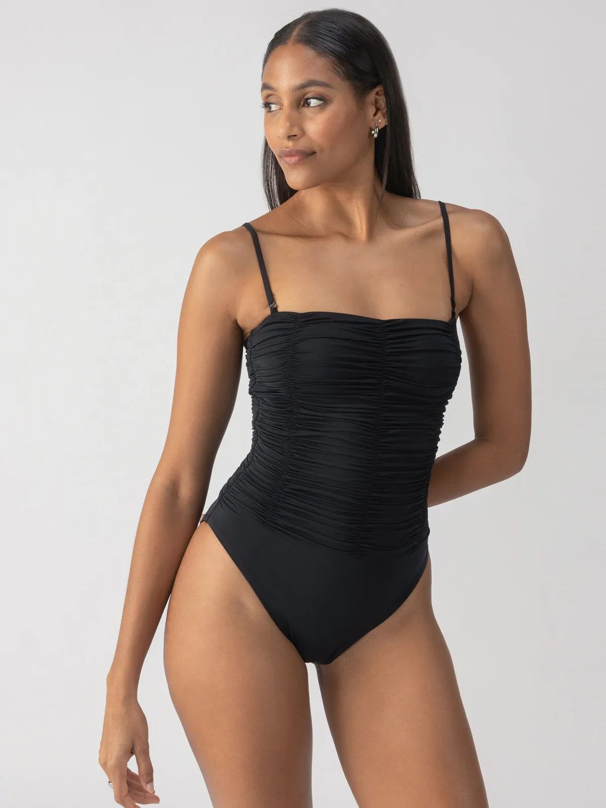Beach Goddess Excess Shirr Banded Mio One-Piece Black Relaxed Look