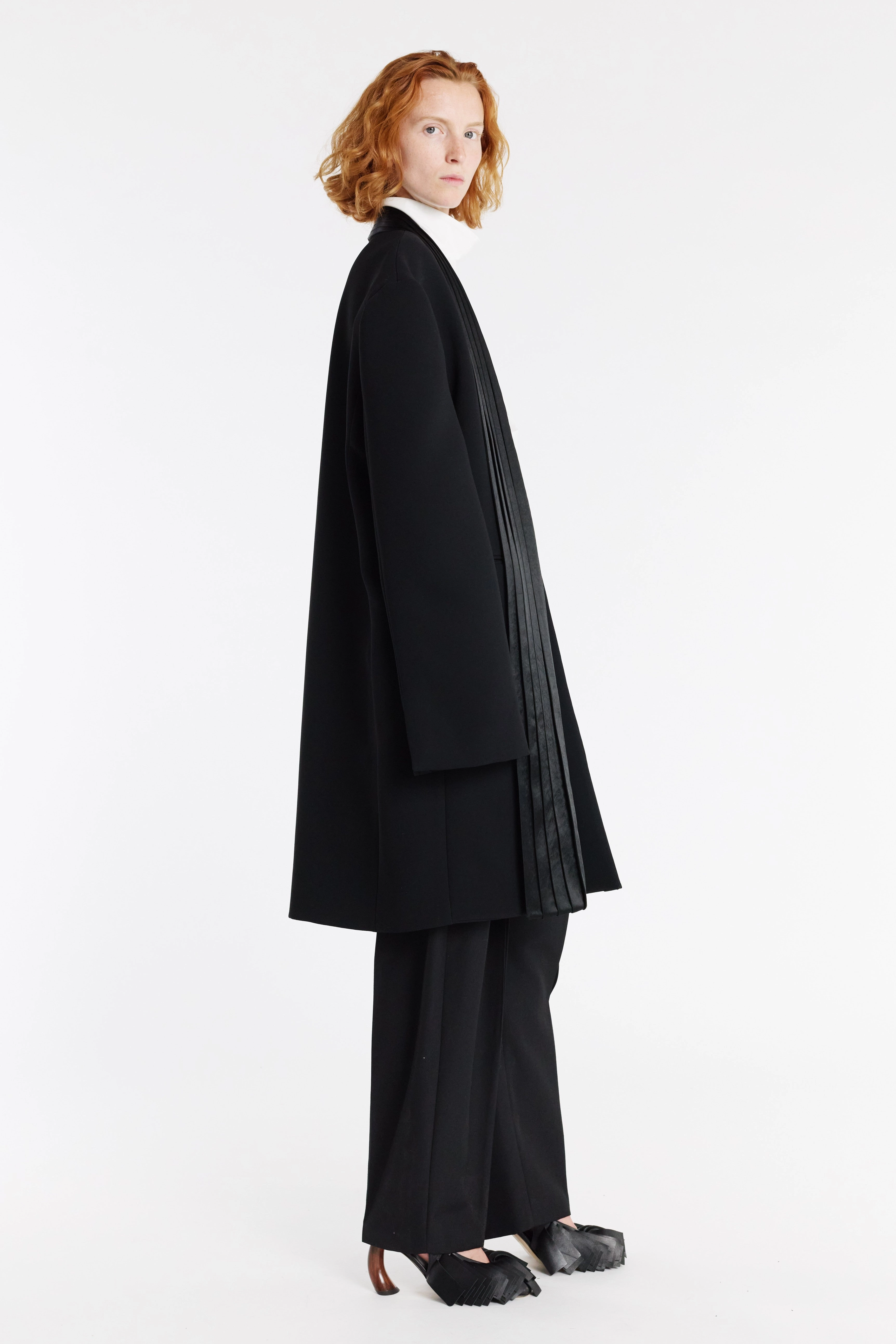 Classic Cut Cummerbund Collar Tuxedo Jacket Black