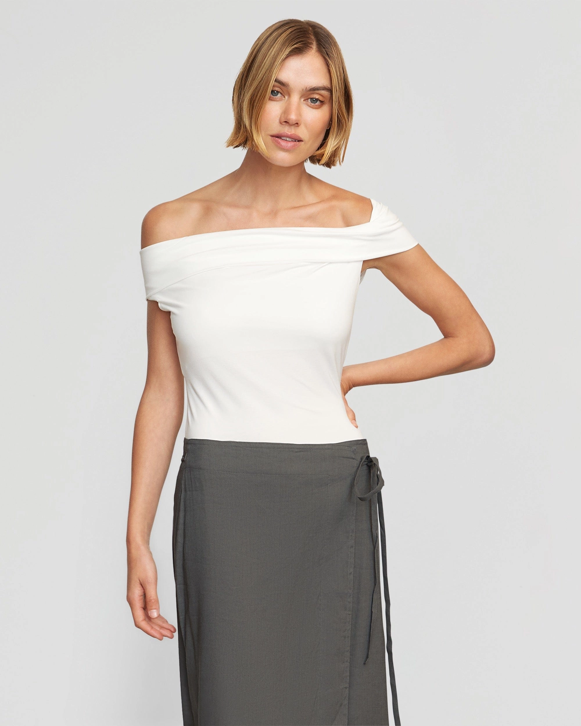 Mai Asymmetric Off-Shoulder Tee Resilient Elasticity Bamboo Fiber Fabric