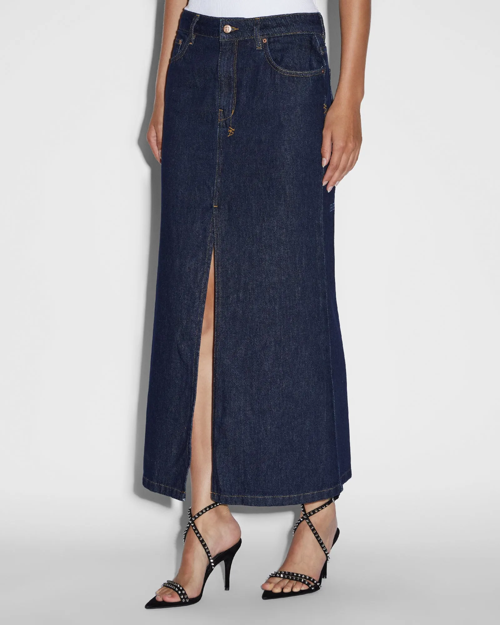 SWERVE SKIRT LEGACY Non Restrictive Thigh