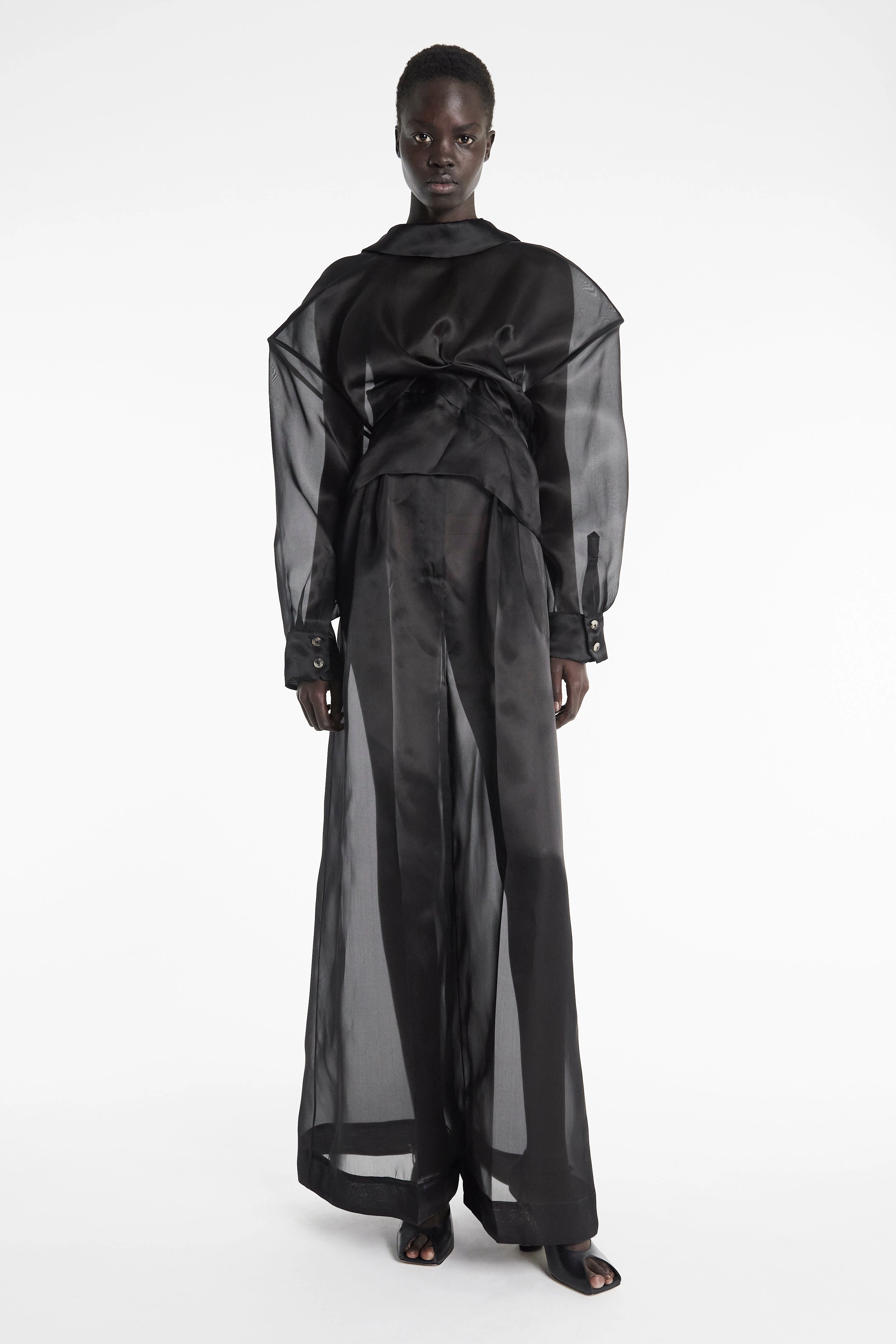 LightweightDesign Cozy Sweater Organza Twisted Shirt Black