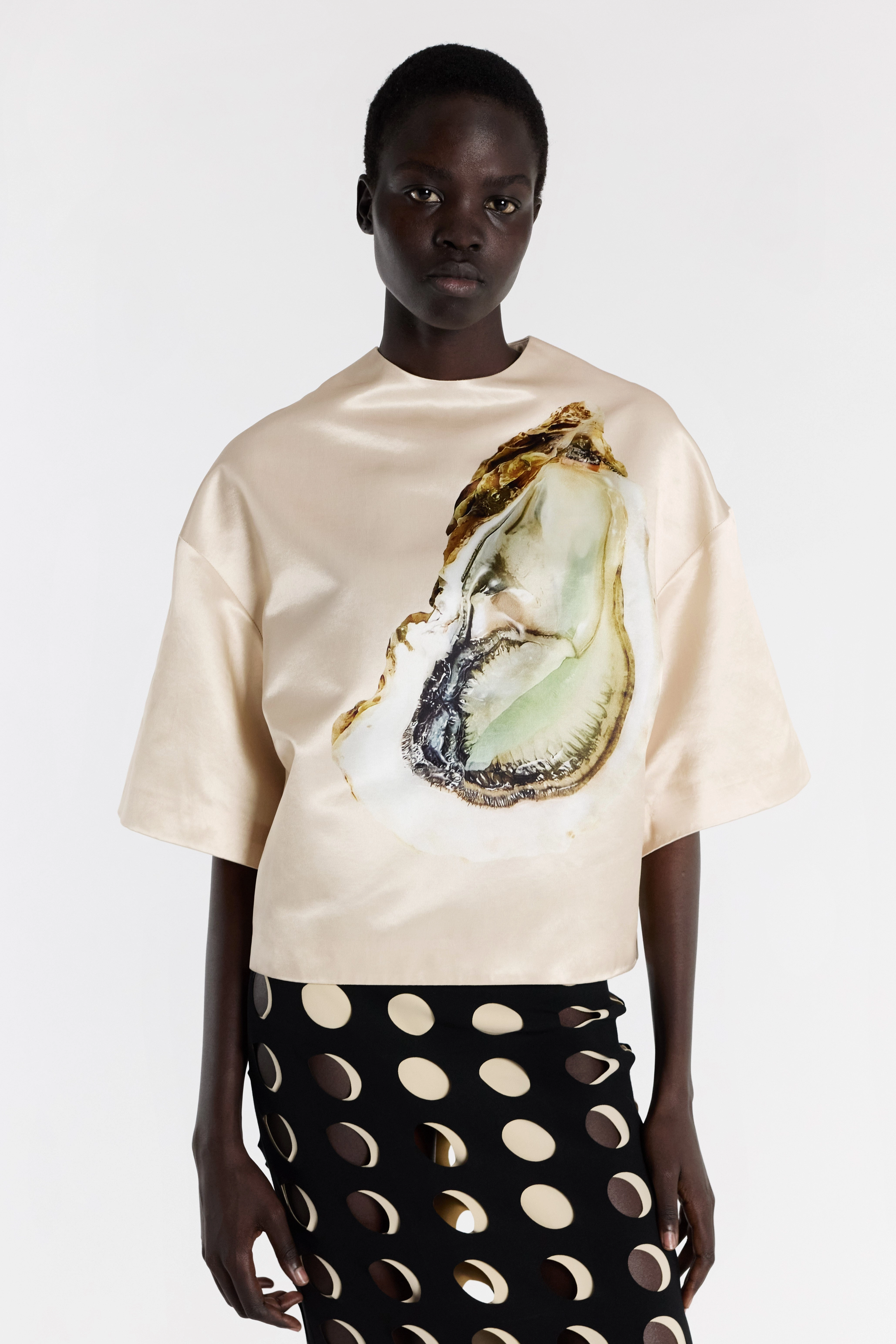 Oyster Satin Top Peach CompressionTechnology
