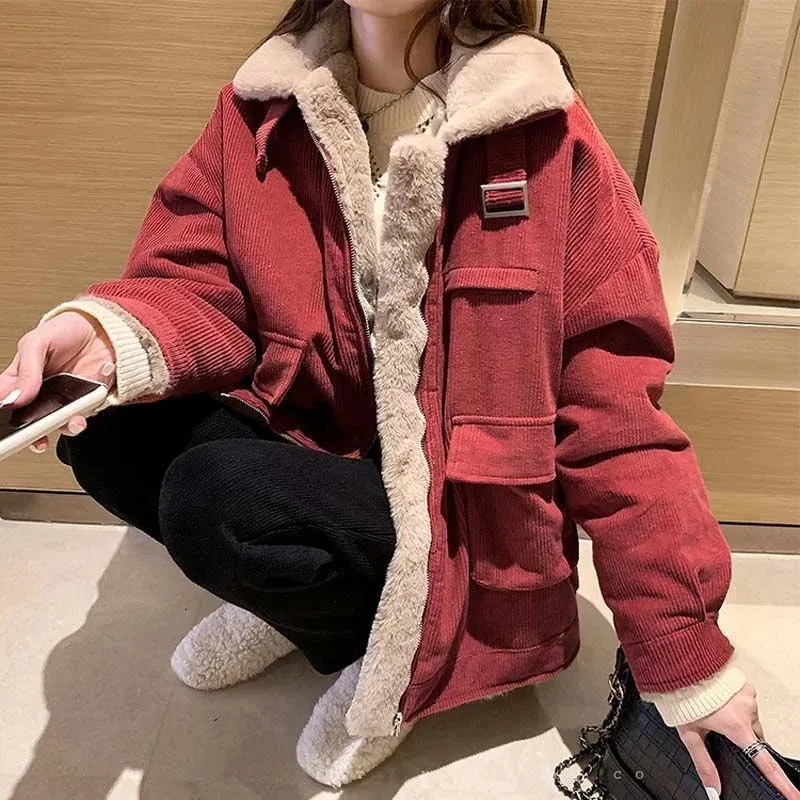 Petra Corduroy Puffer | Gevoerde oversized puffer jas met steekzakken voor dames