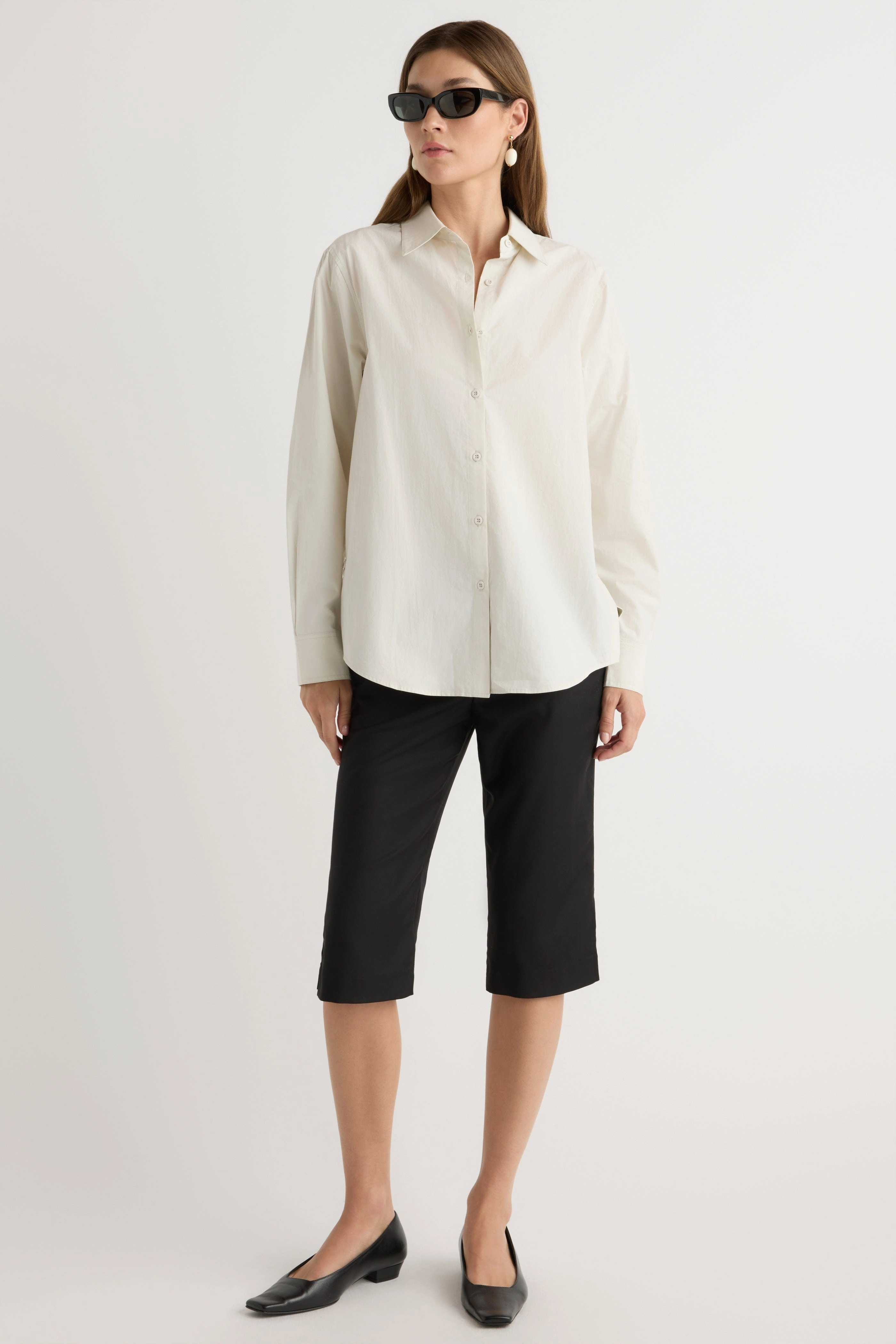Phoebe Side-Button Tulip-Hem Shirt StretchFit Design