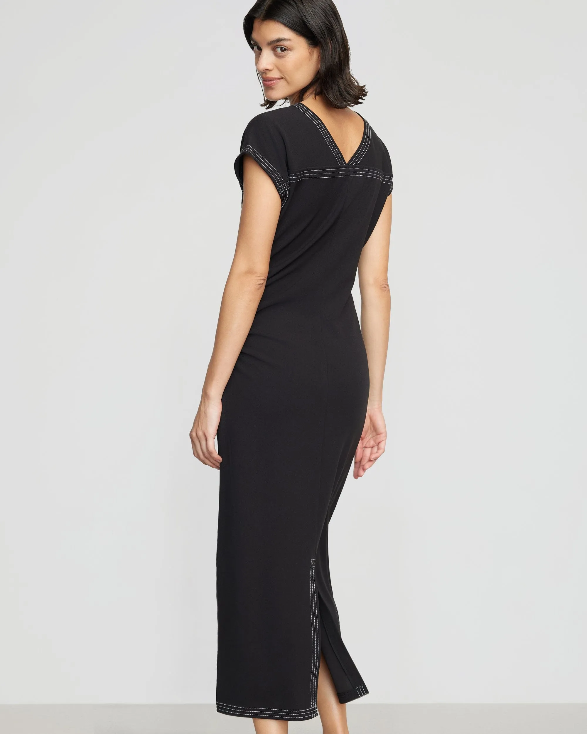 Smooth Motion Compressible Vela Contrast-Stitch Ruched-Waist Dress (Petite)