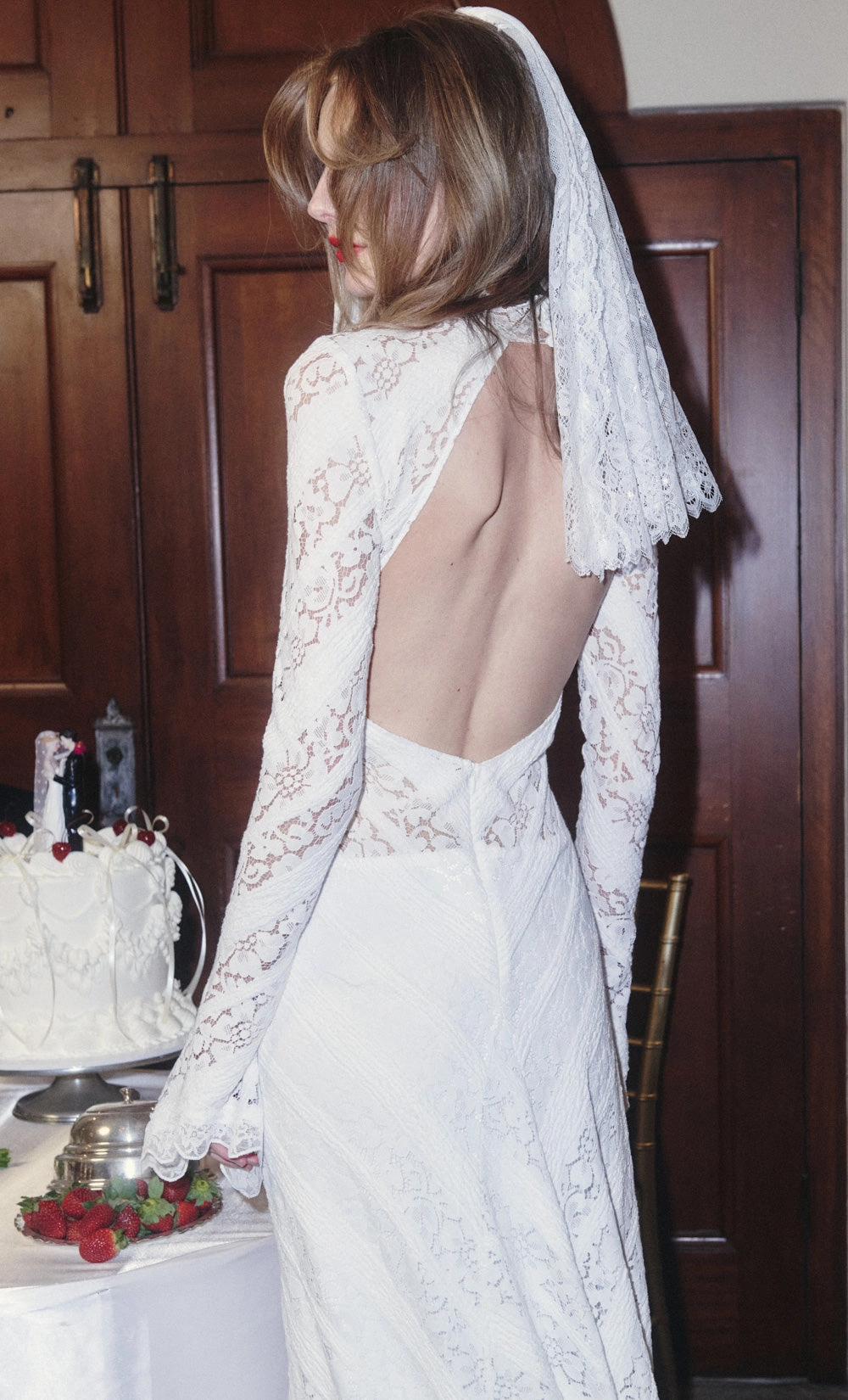 HENRIETTA LONG SLEEVE GOWN - WHITE Versatile Look Neat Finish