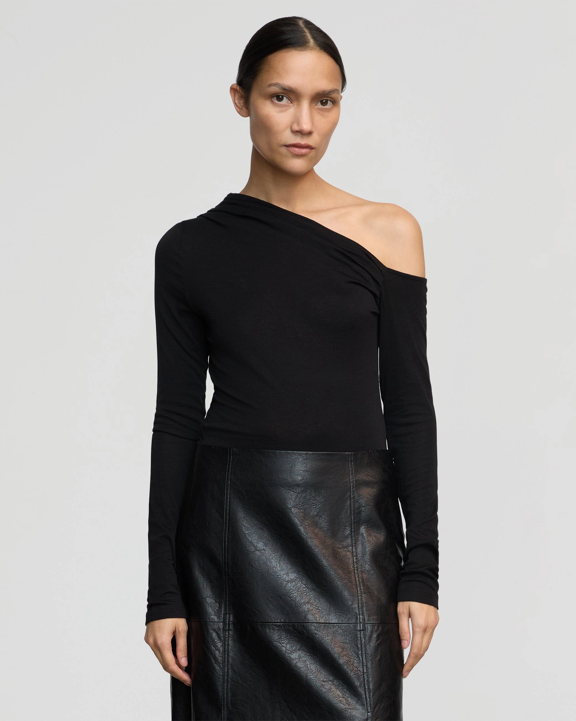 Ayra Tencel-Wool Off-Shoulder Tee Long Sleeve Tee Moisture wicking
