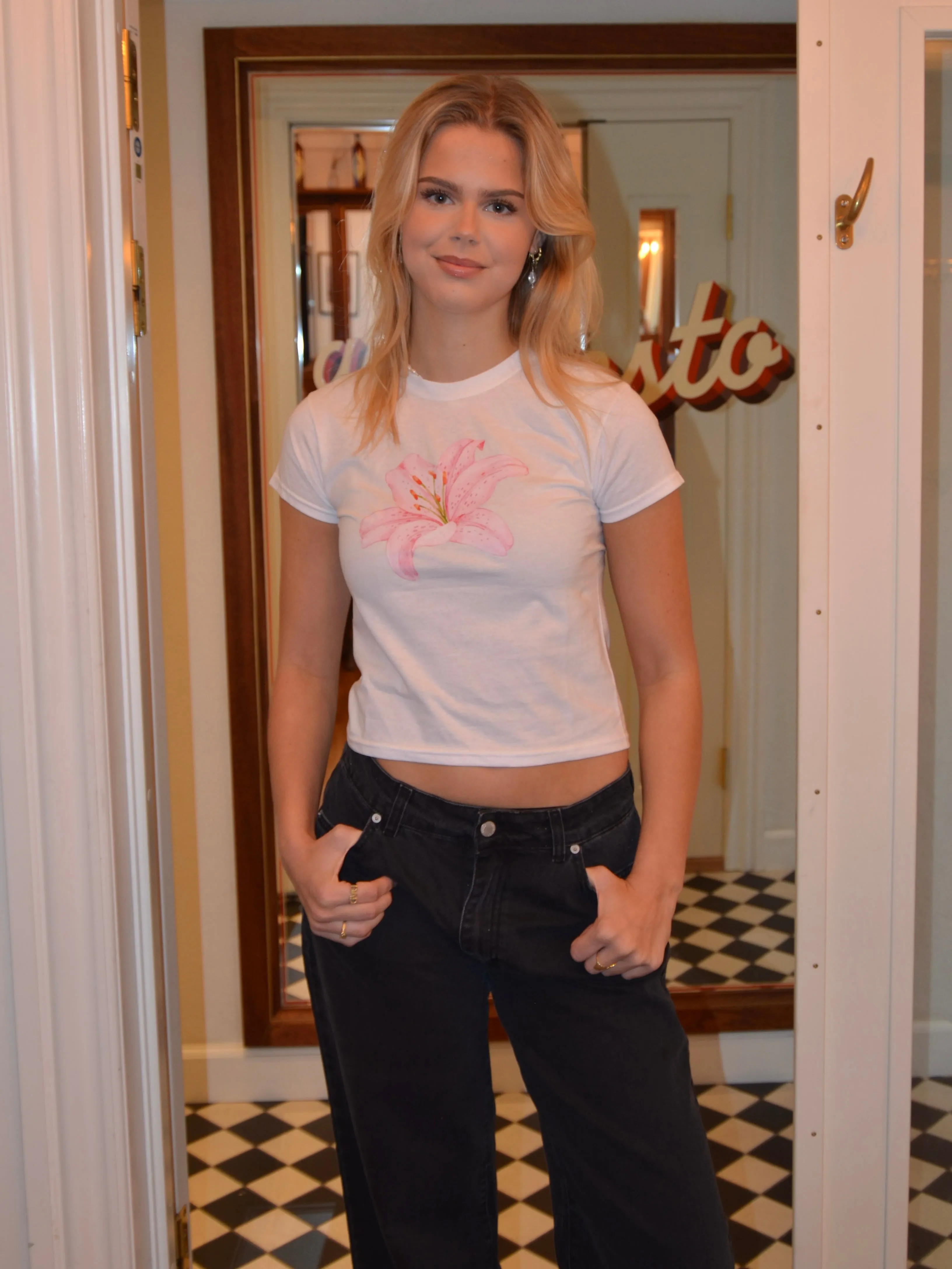 "Pink lilly" baby tee - White