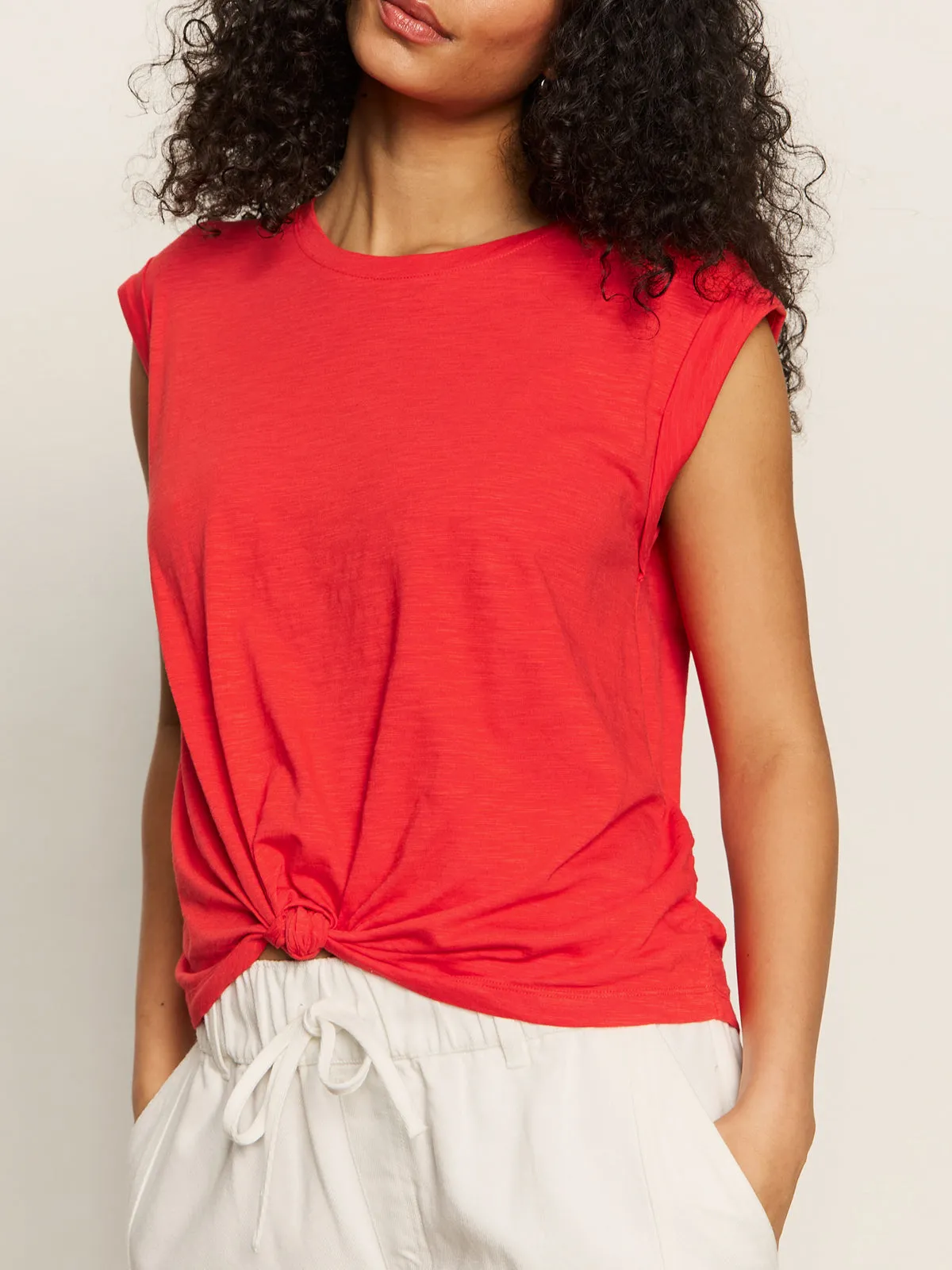 Knotted Muscle Tee Cayenne Holiday Trend Non Shrink Material