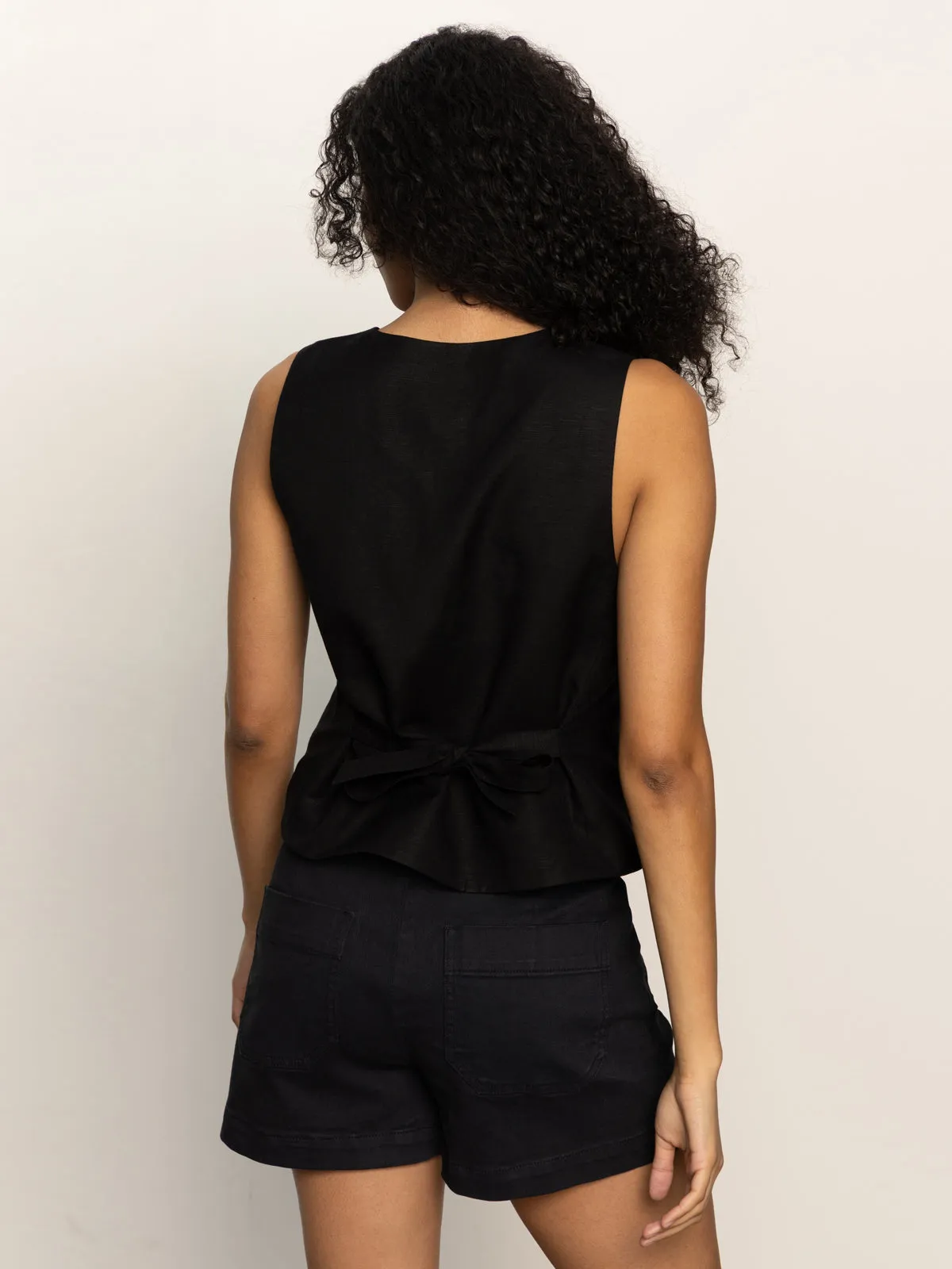 Sleek Comfort Relaxed Modern Vest Black