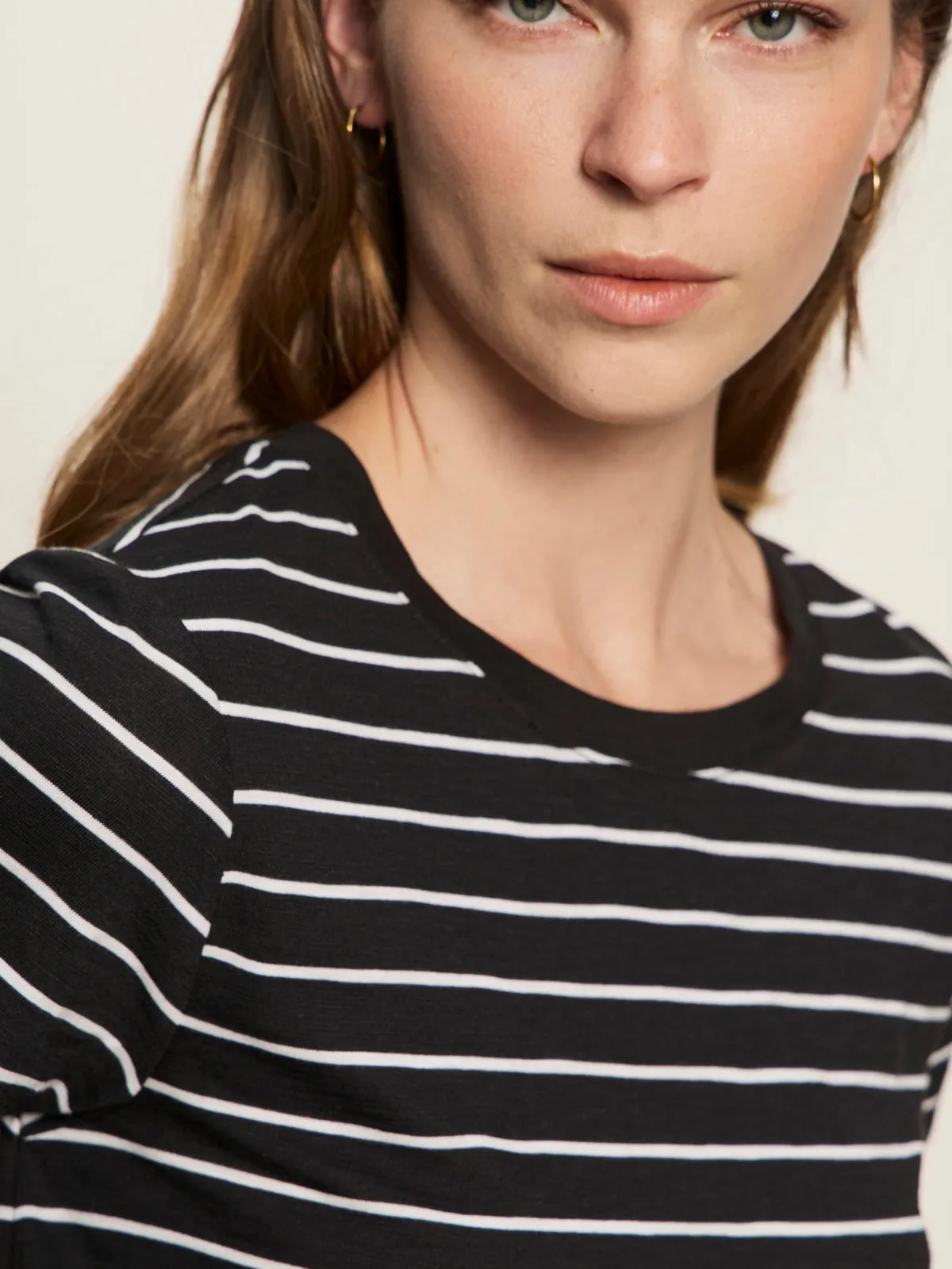 Relaxed Comfort Fit The Perfect Tee White/Black Stripe