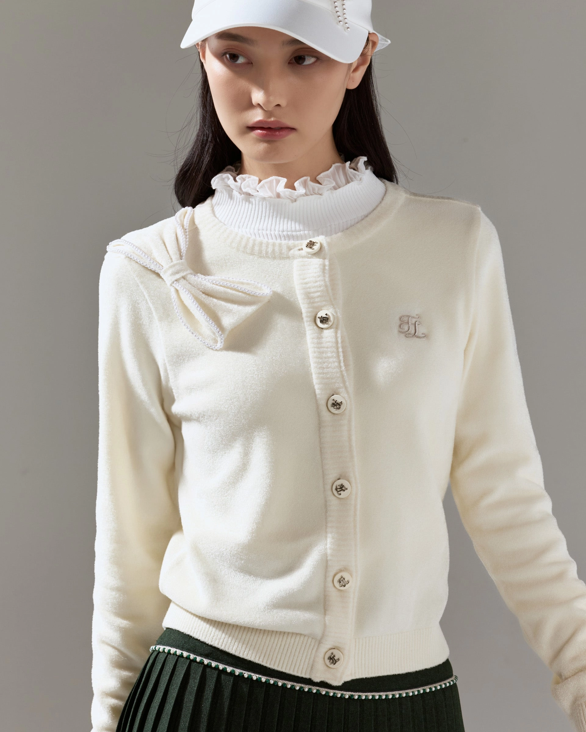 ErgonomicShape Contrast Stitch Detailing Big Ribbon Point Cardigan - Cream