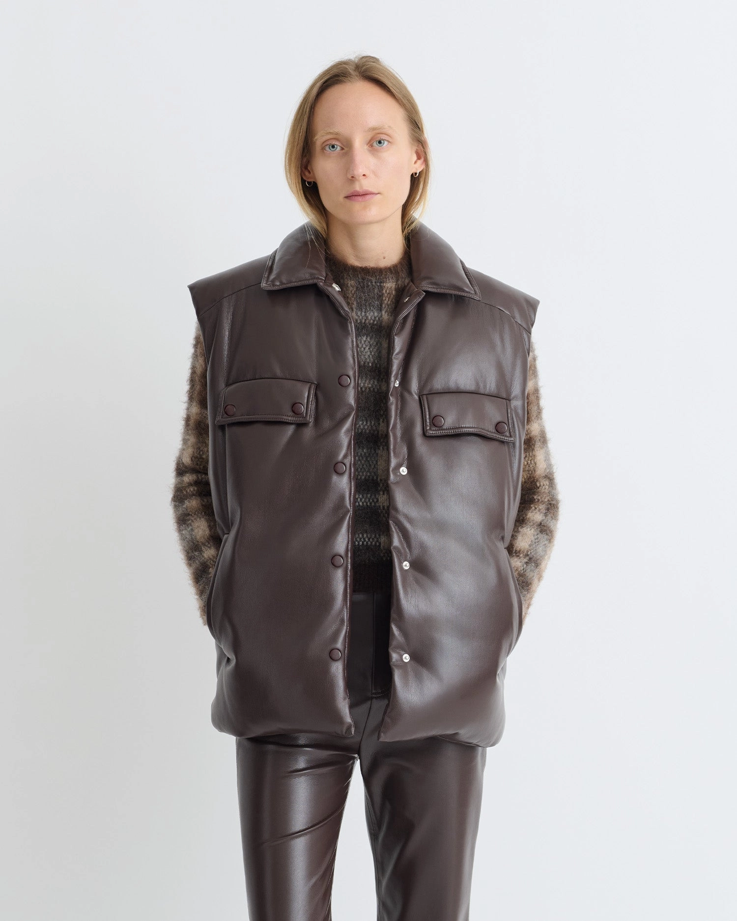 Low-waisted Pre-washed Karlene - Okobor Vest - Coffee Ground