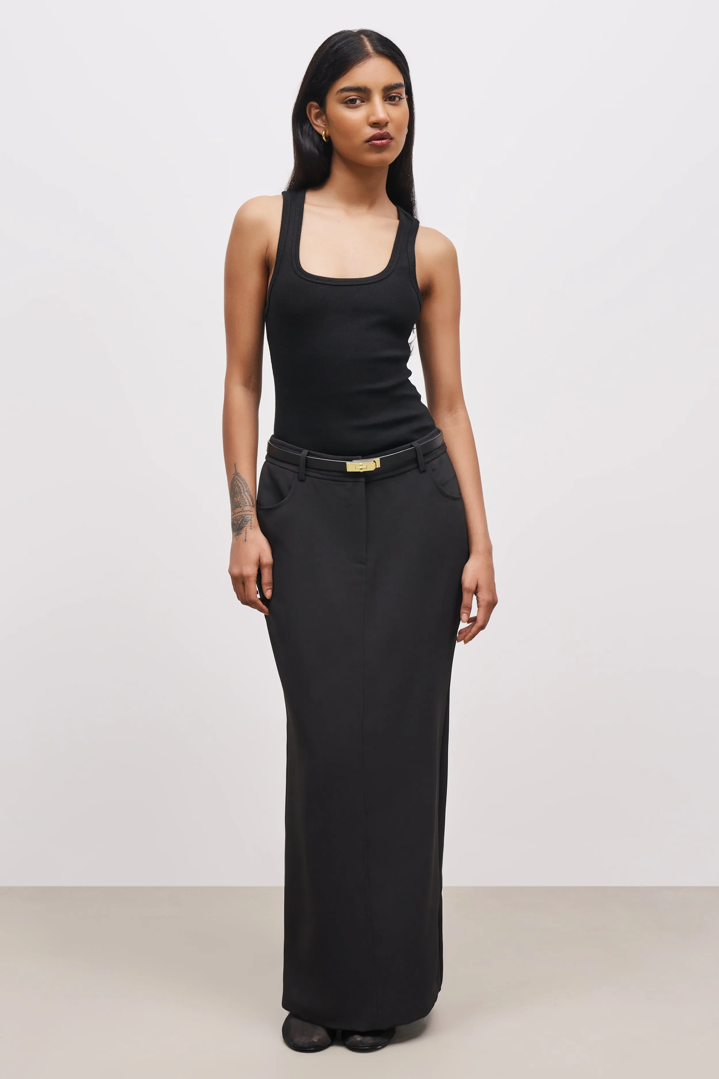 Textured Weave Pattern NonChafingEdges Ribbed Scoop Neck Vest - Black