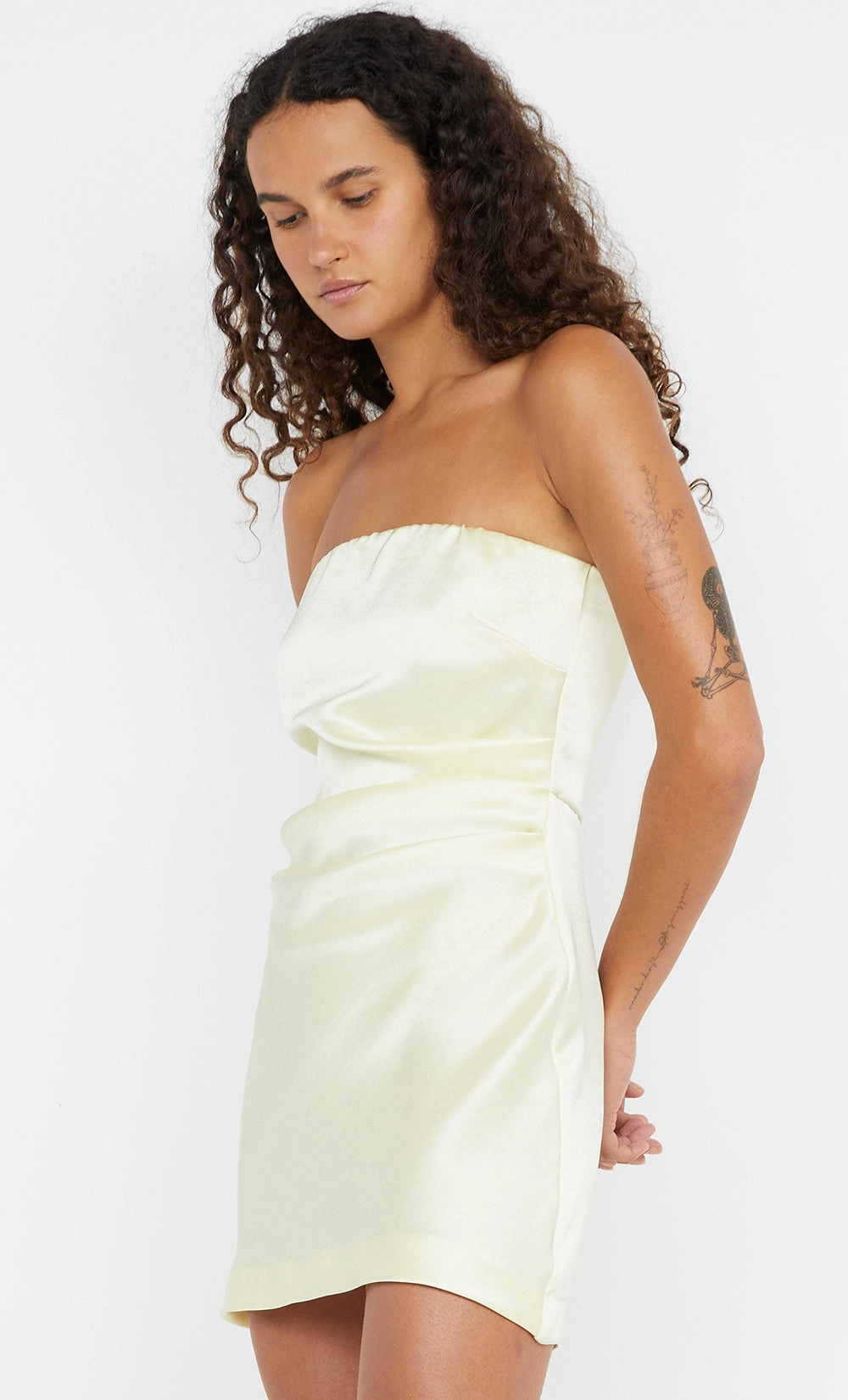 SYMONE STRAPLESS MINI DRESS - ICE YELLOW Buckle-Detail Red-Carpet