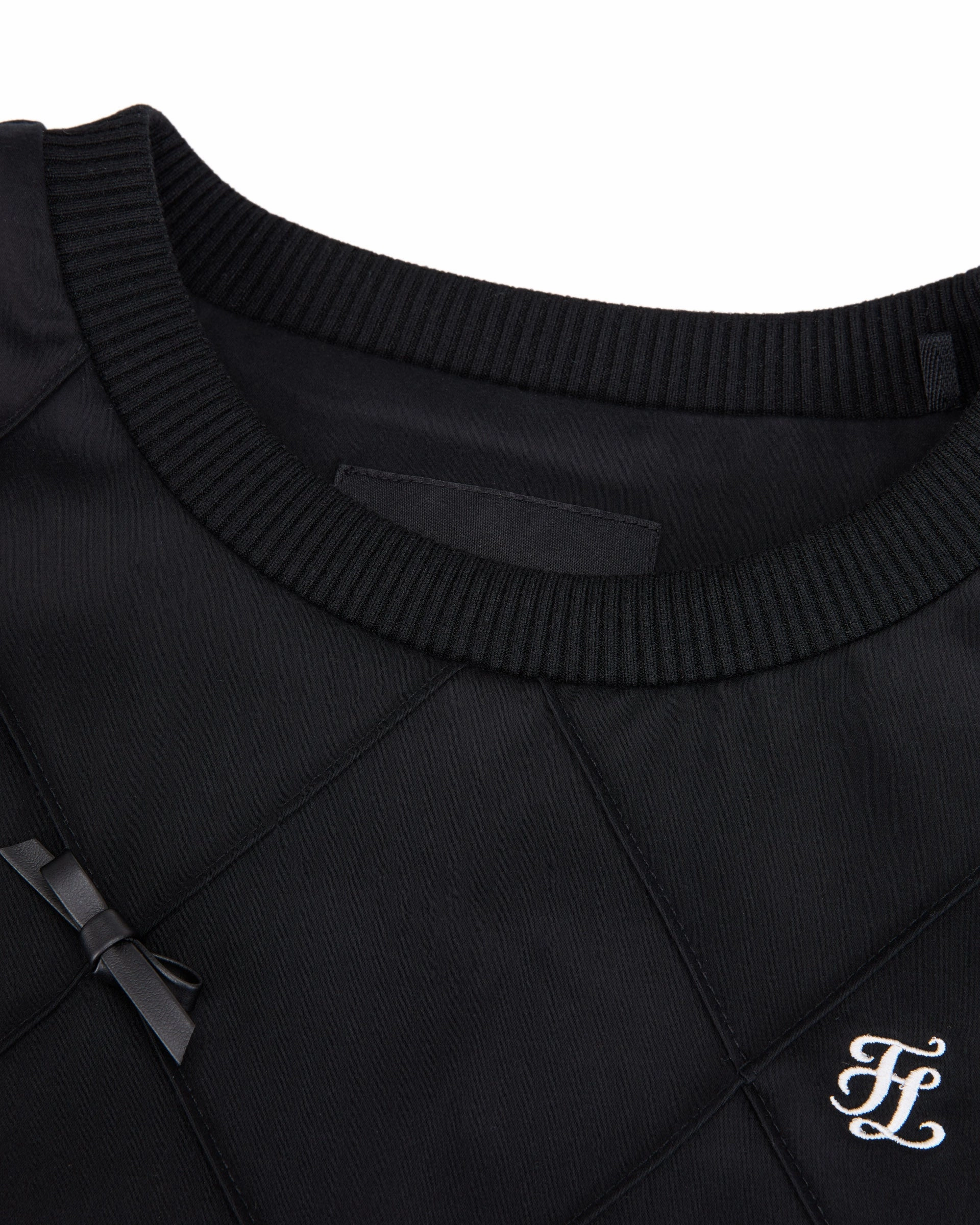 MultiPocketDesign NonChafingEdges Ribbon Detailed Windproof Vest - Black