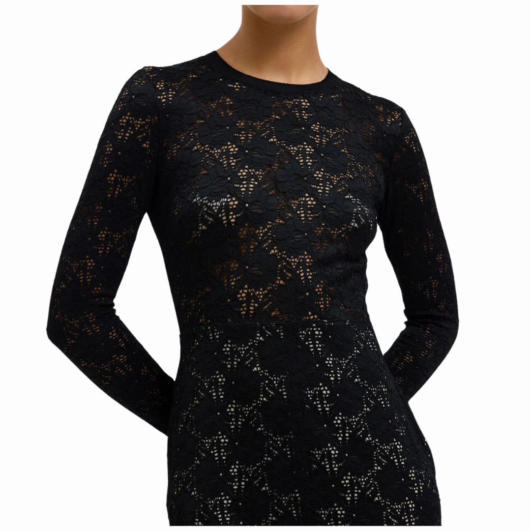 Cate Lace Dress Flattering Waist Design
